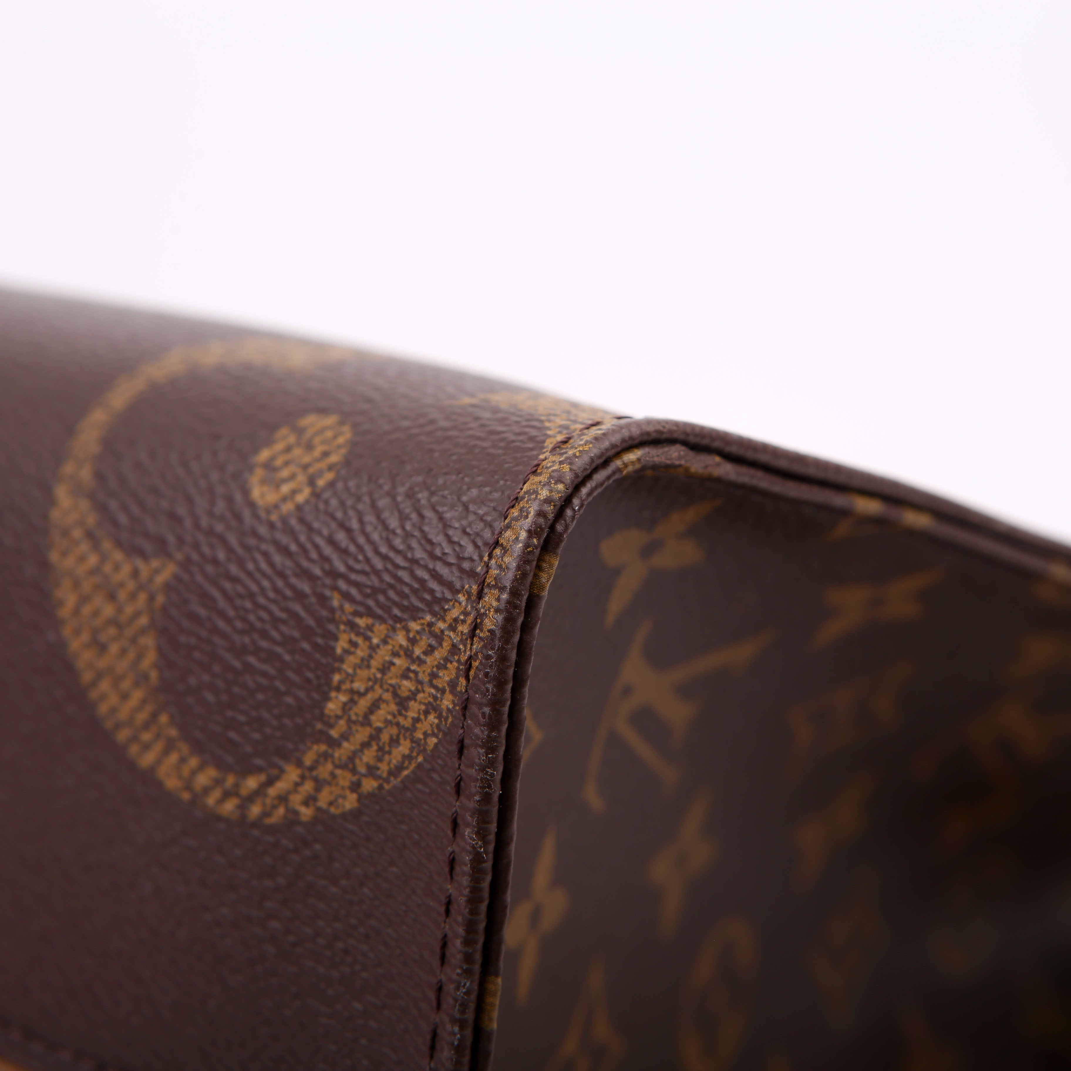 ONTHEGO MM Reverse Monogram
