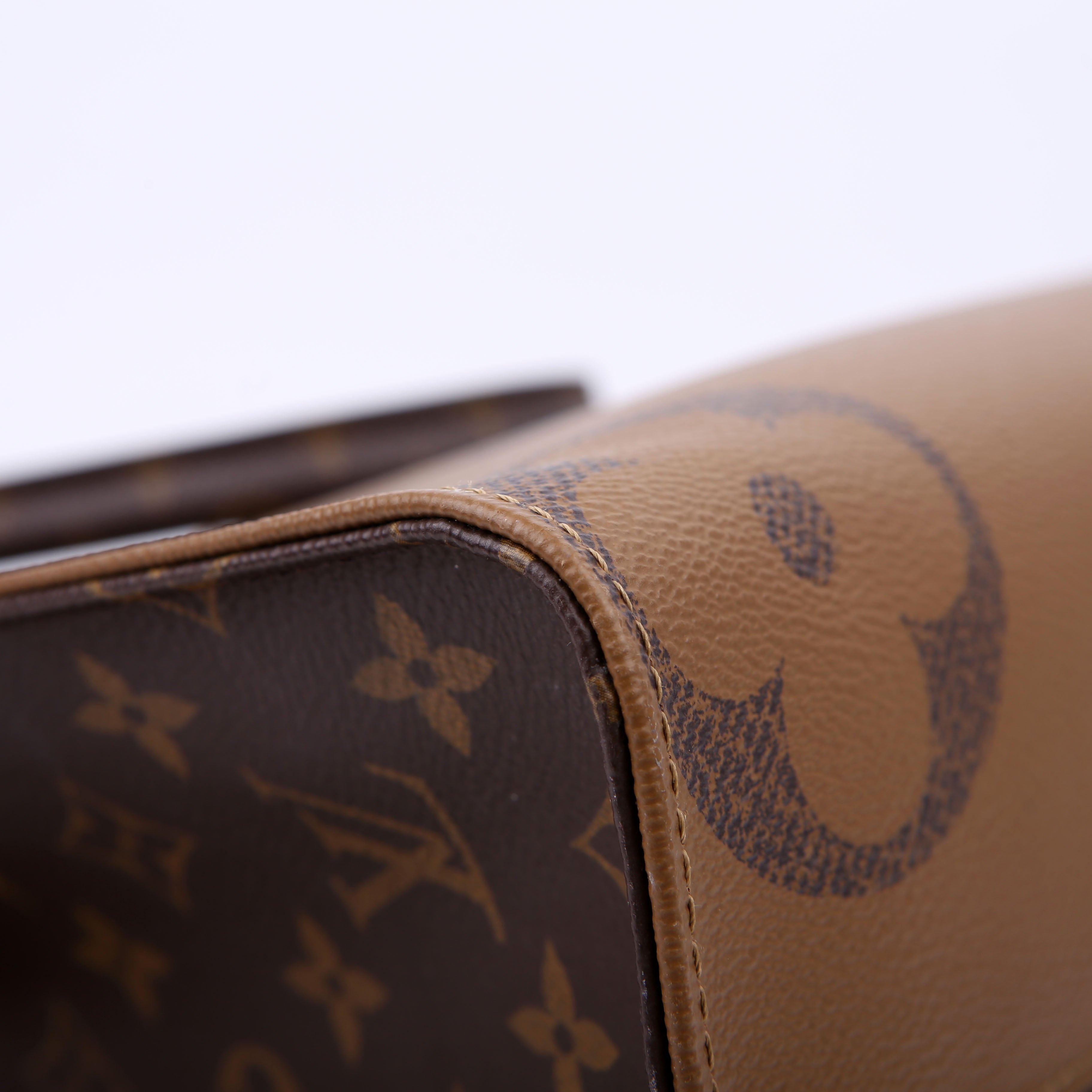 ONTHEGO MM Reverse Monogram
