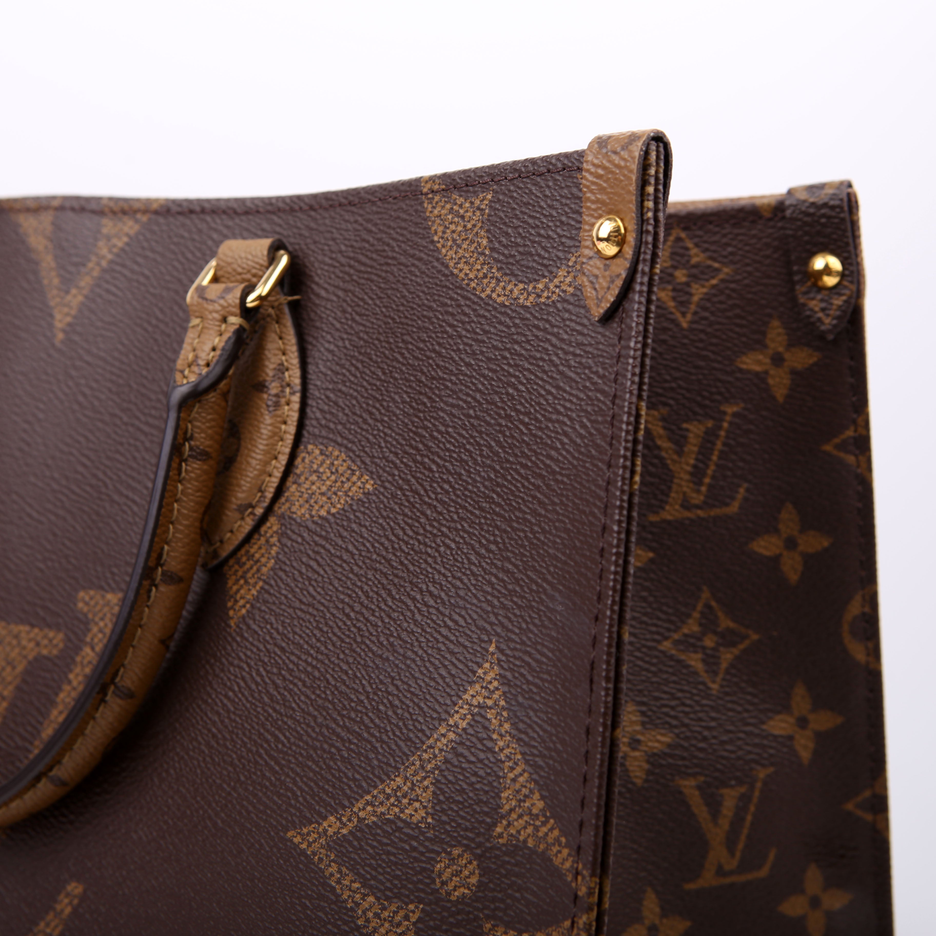 ONTHEGO MM Reverse Monogram