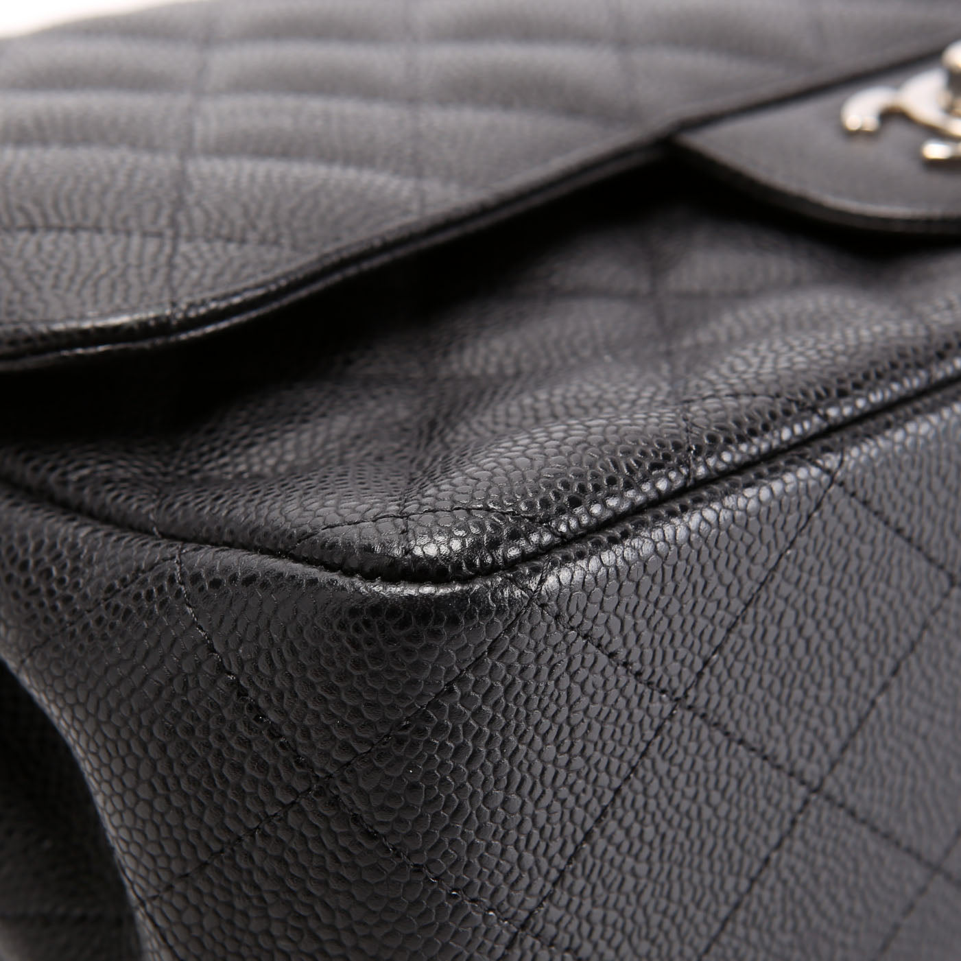 Classic Flap Jumbo Caviar 14-16M Black