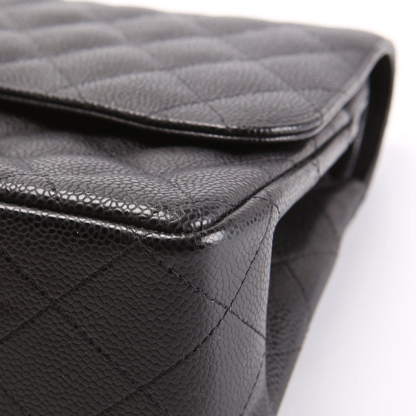 Classic Flap Jumbo Caviar 14-16M Black