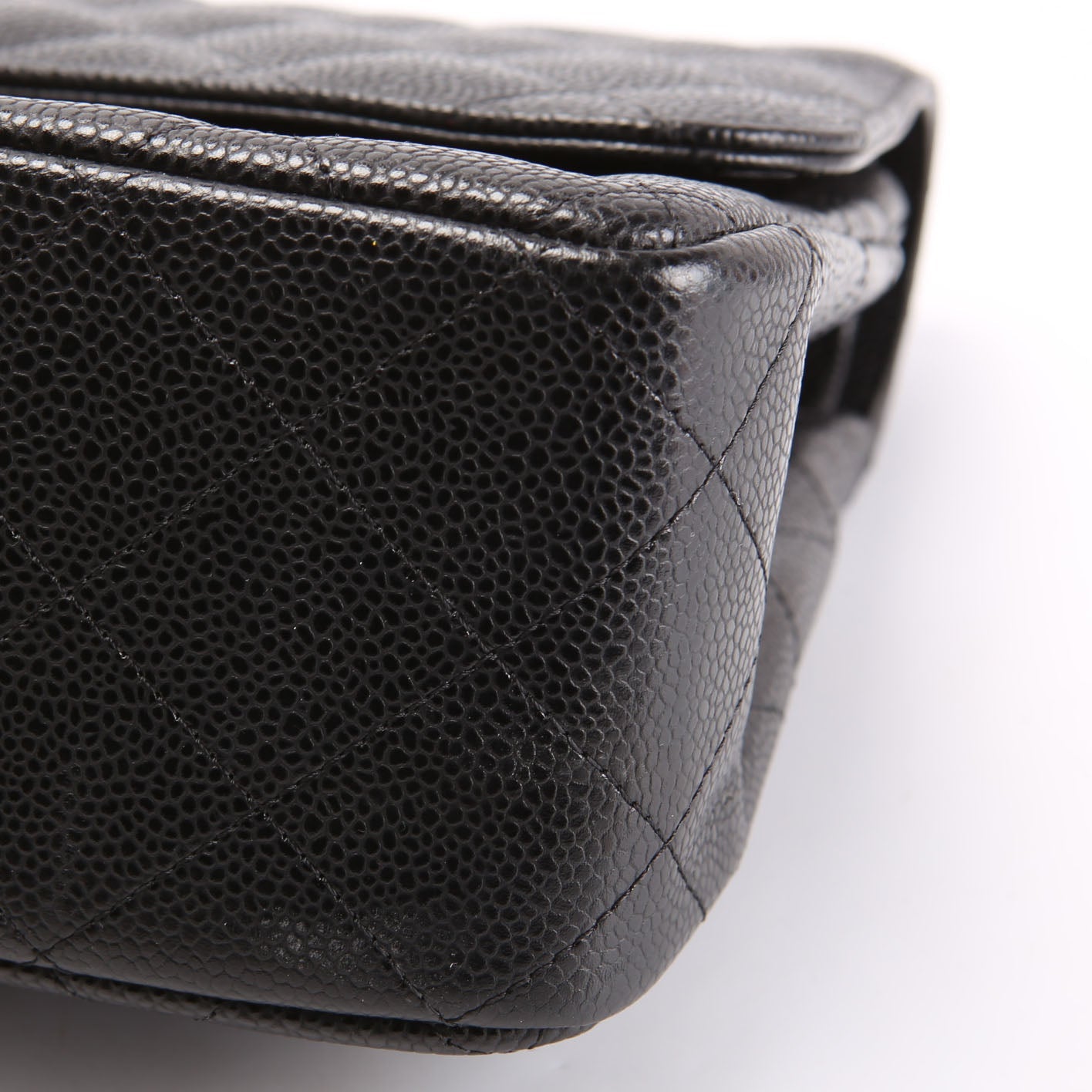 Classic Flap Jumbo Caviar 14-16M Black