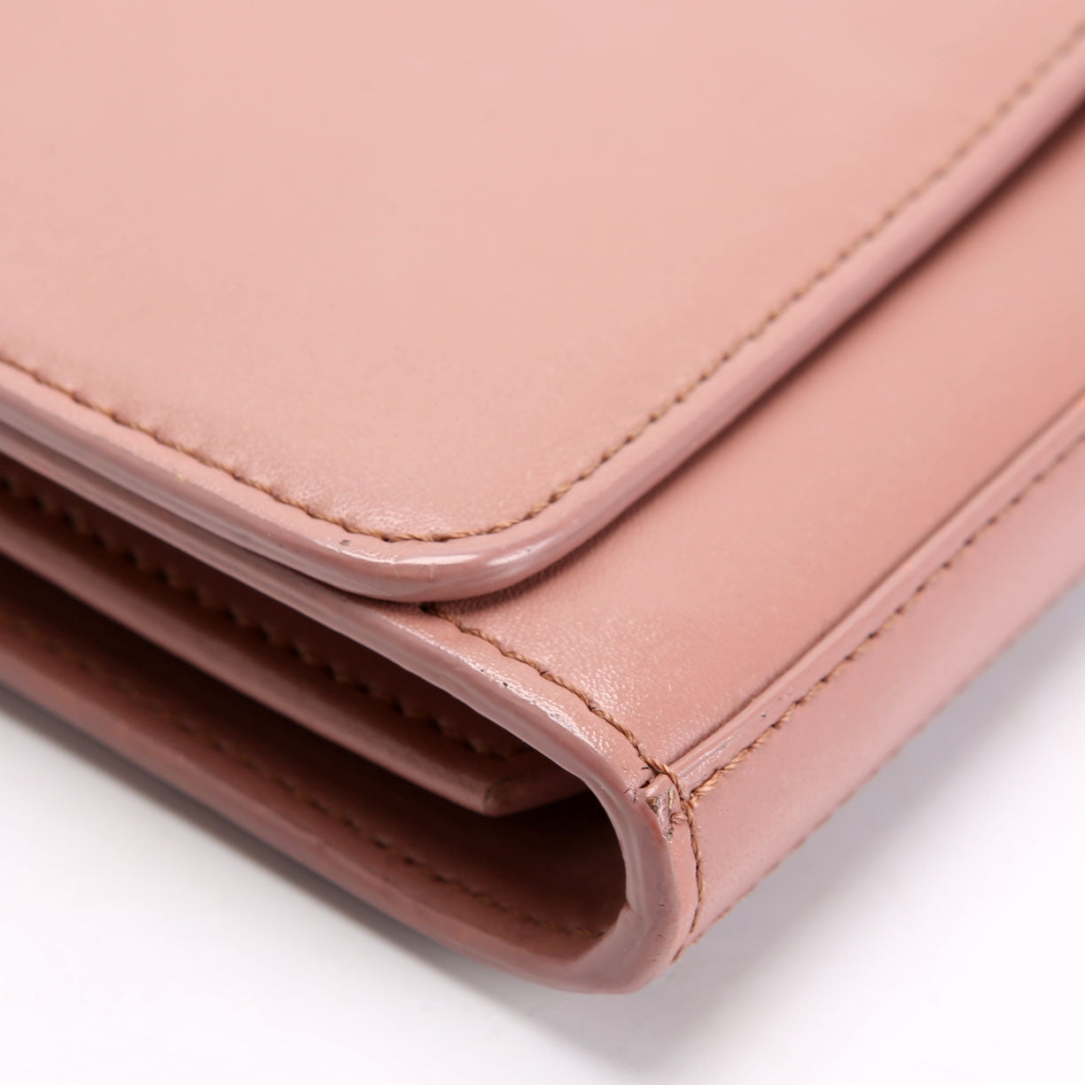 Fendi 8BS004 F is Fendi Wallet On Chain Mauve