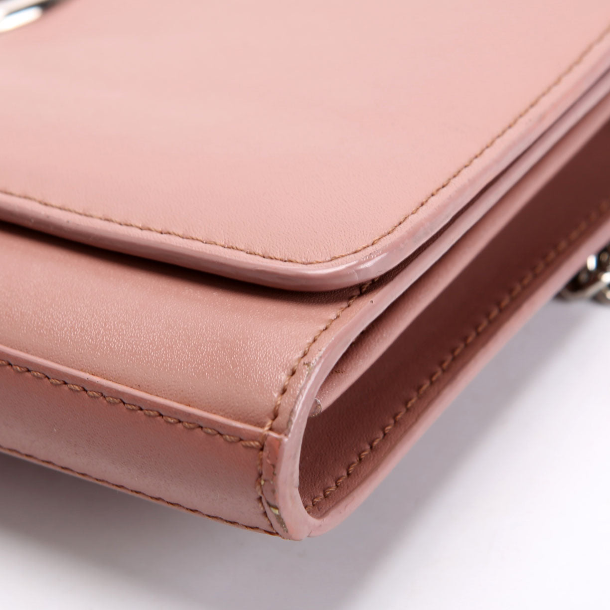 Fendi 8BS004 F is Fendi Wallet On Chain Mauve
