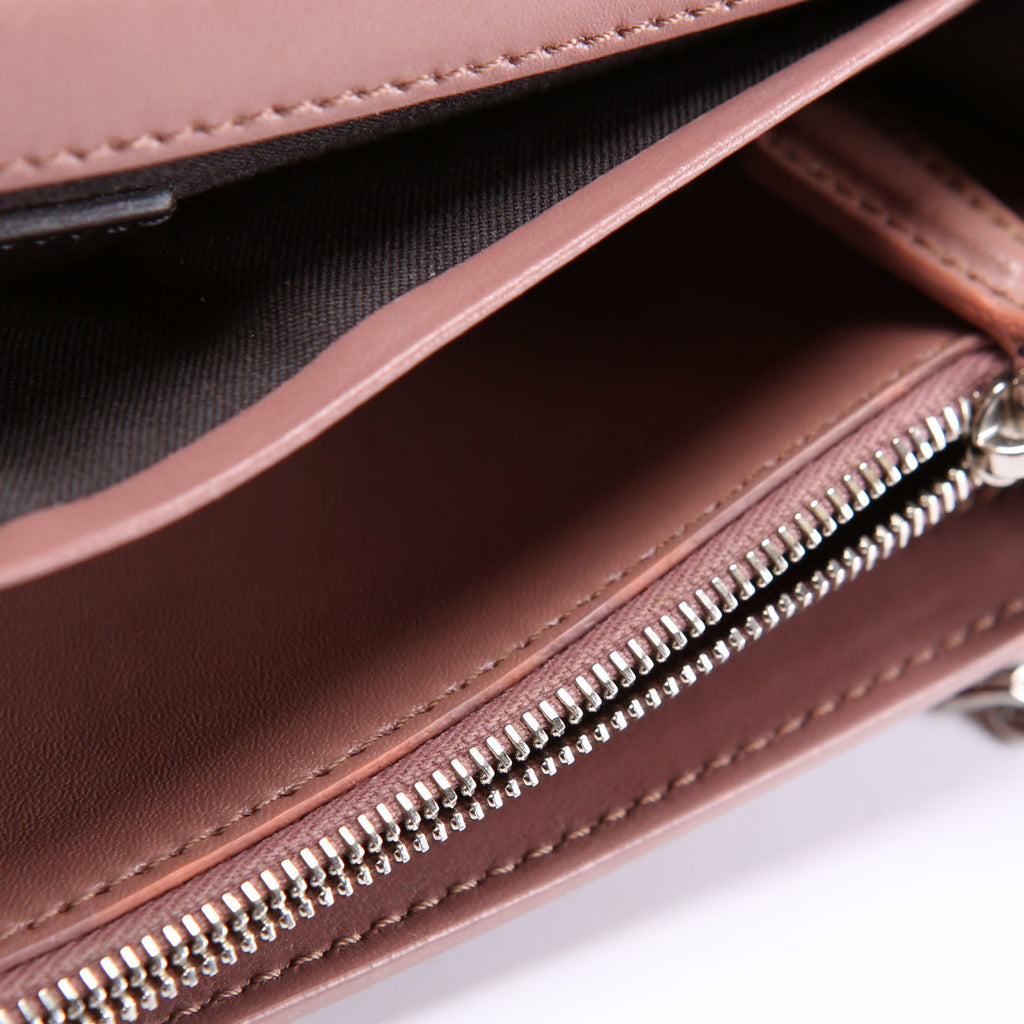 Fendi 8BS004 F is Fendi Wallet On Chain Mauve