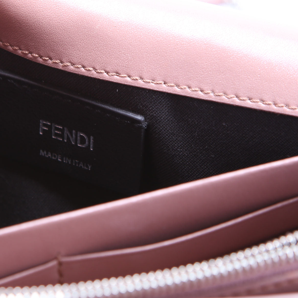 Fendi 8BS004 F is Fendi Wallet On Chain Mauve