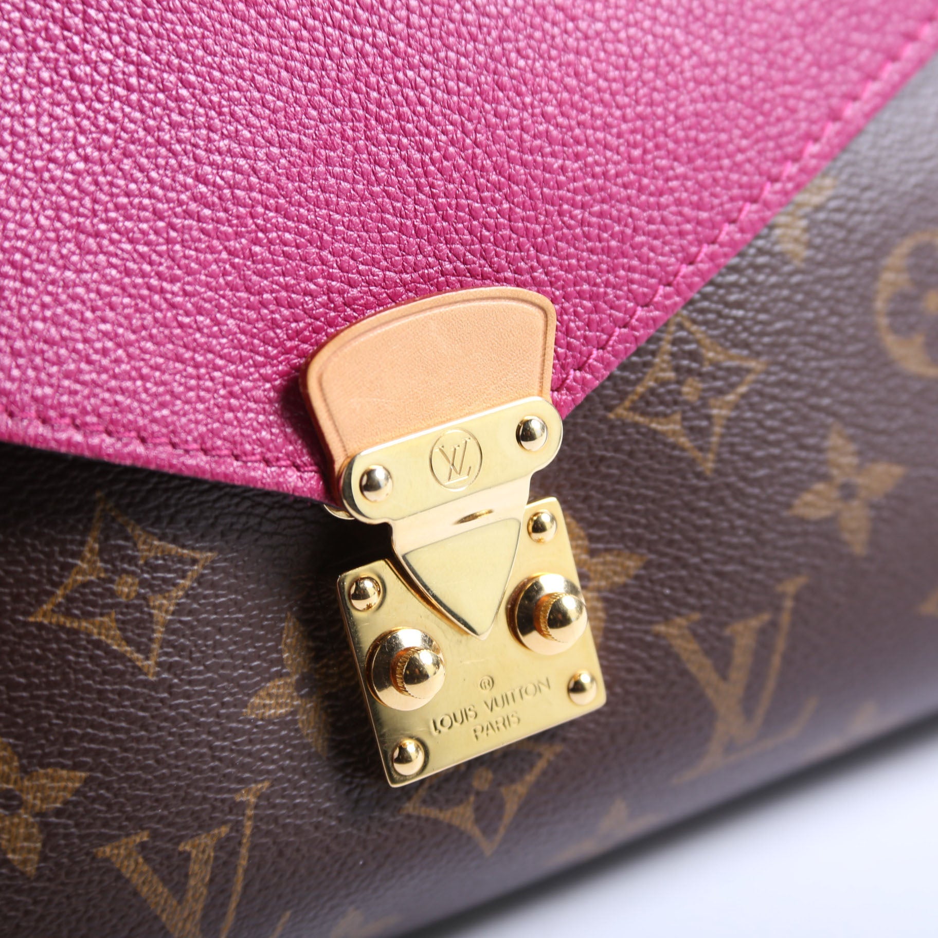 Pallas Chain Monogram Purple