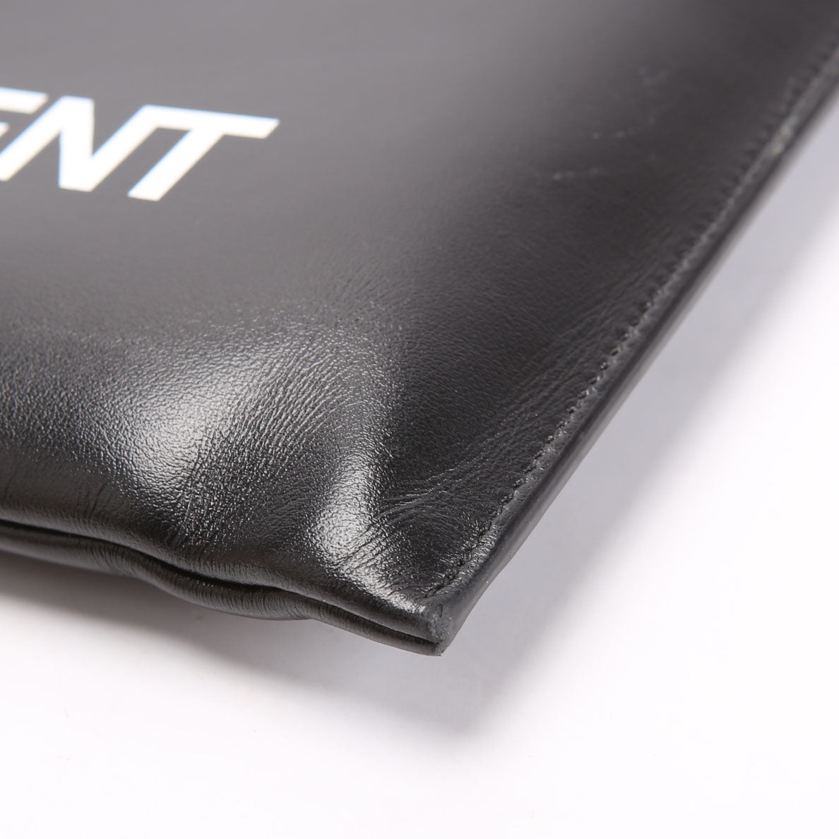 Logo Calfskin Leather Clutch 397294 Black