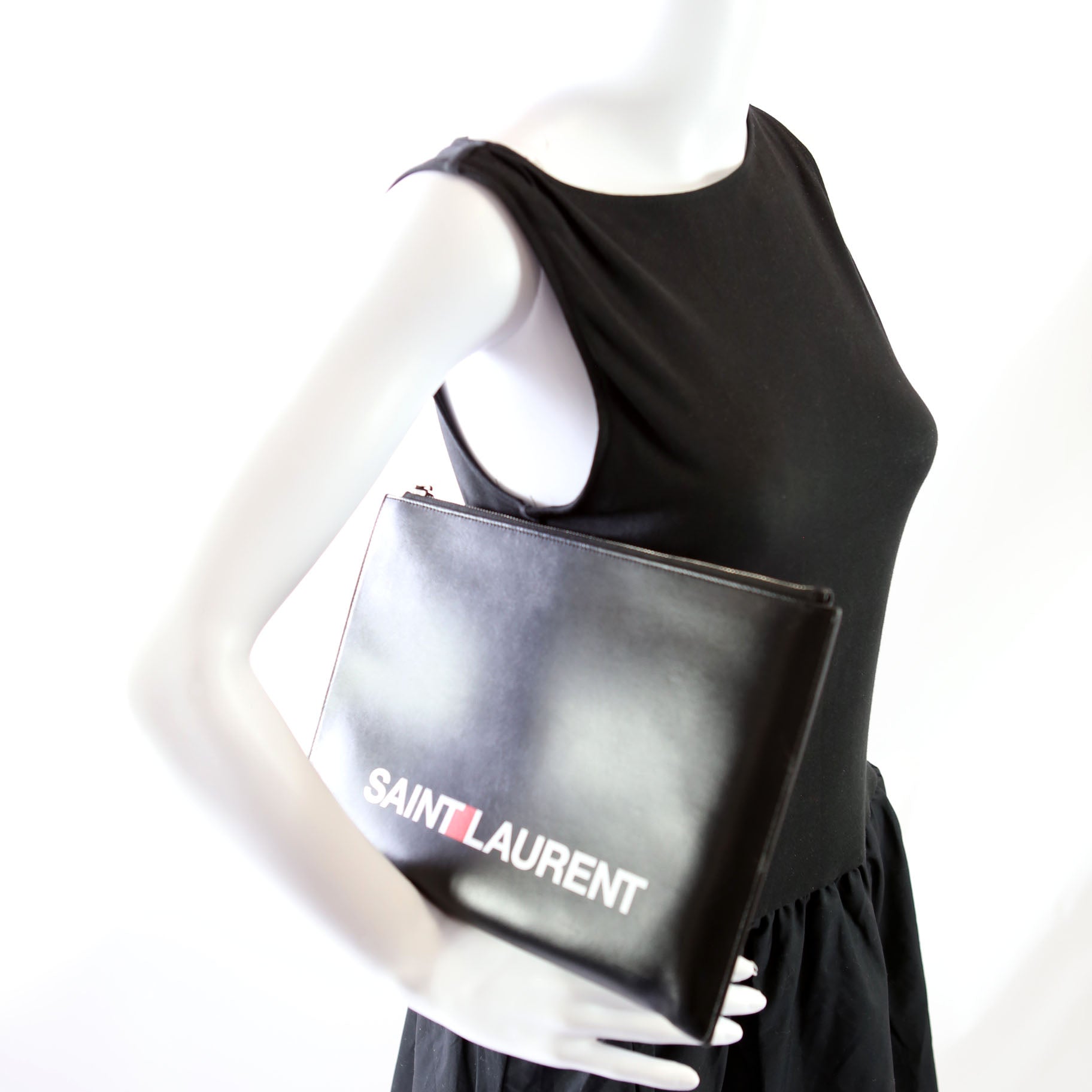 Logo Calfskin Leather Clutch 397294 Black