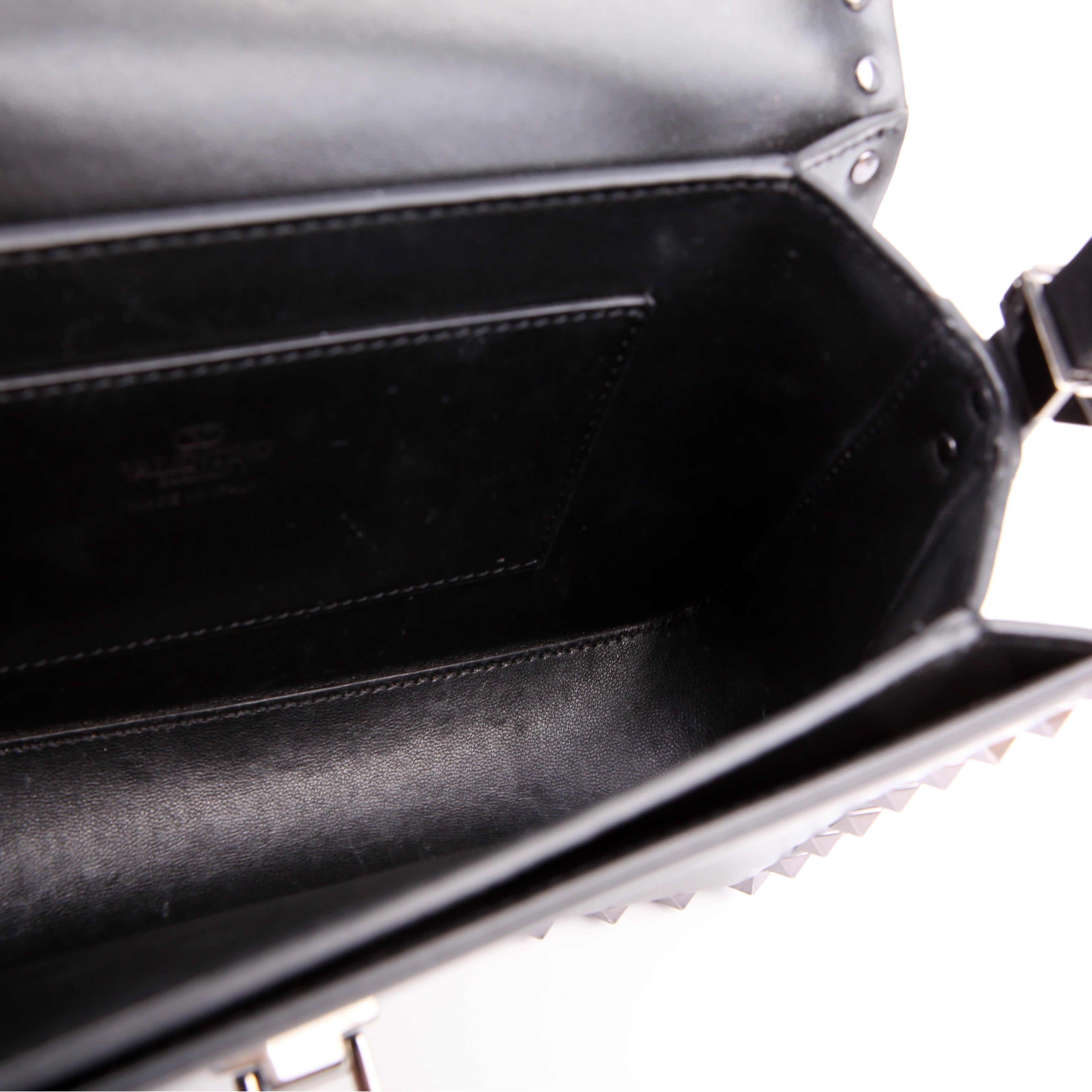 Rockstud23 East-West Shoulder Bag Black