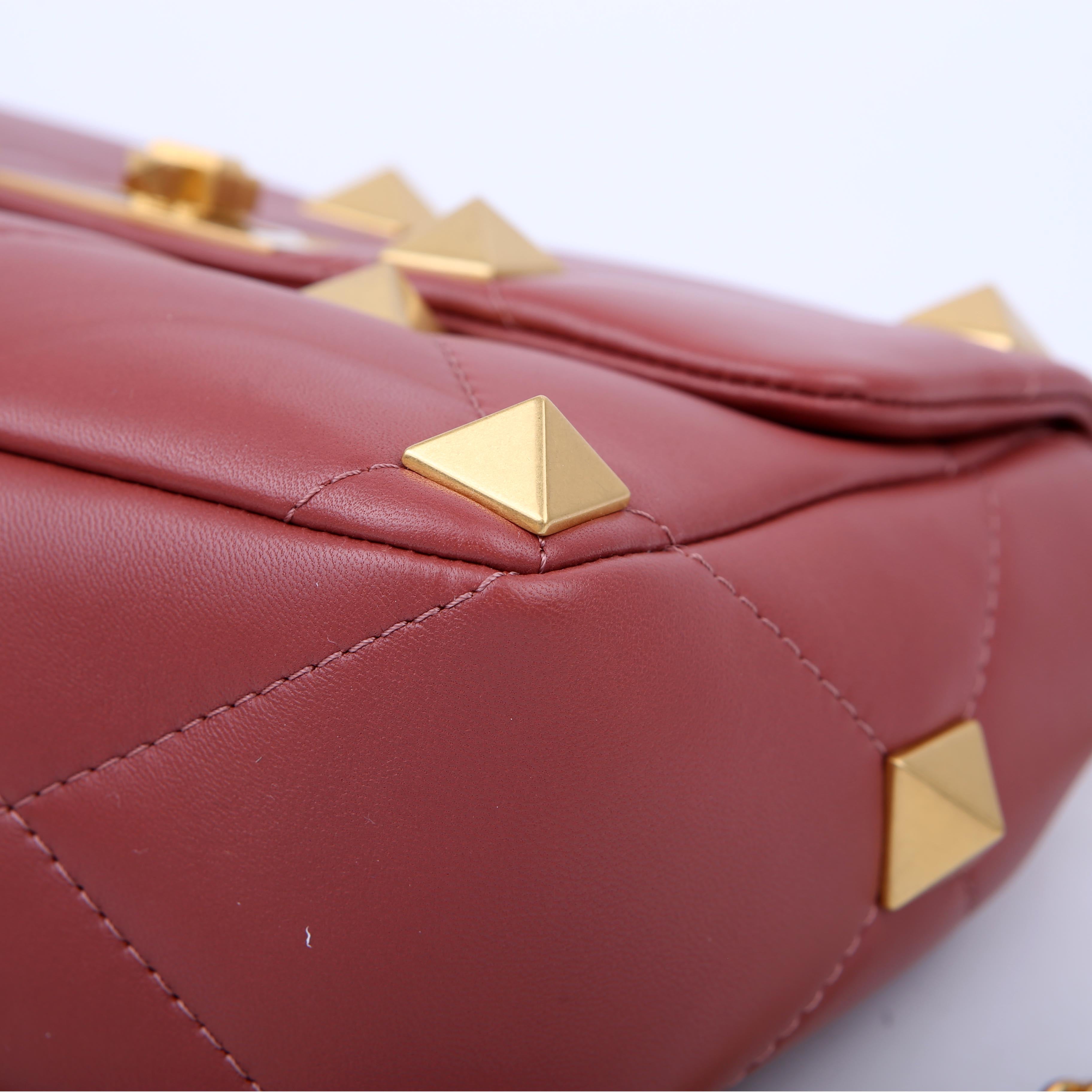 Roman Stud Medium Shoulder Bag Pink
