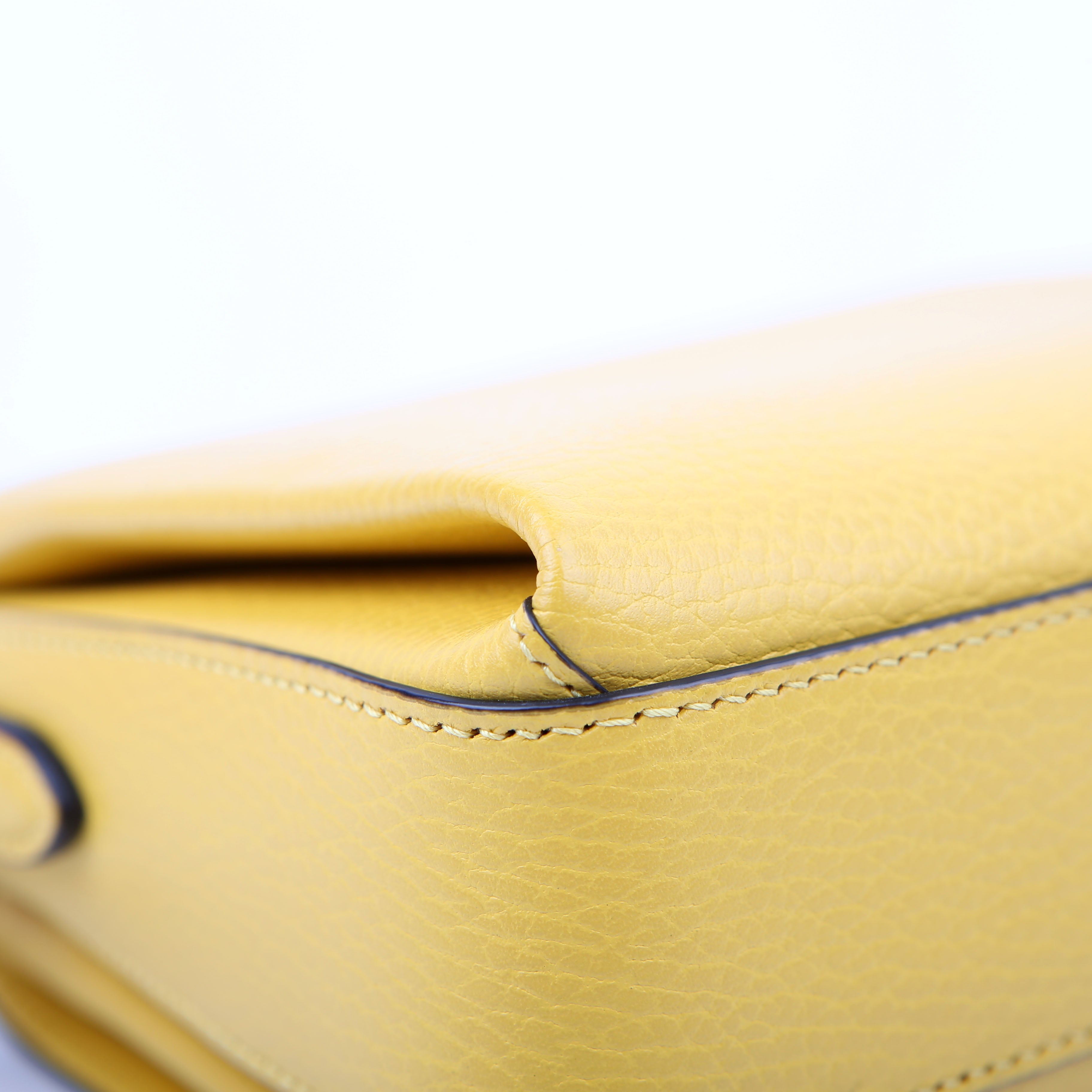 Gucci 607720 Interlocking Small Crossbody Yellow