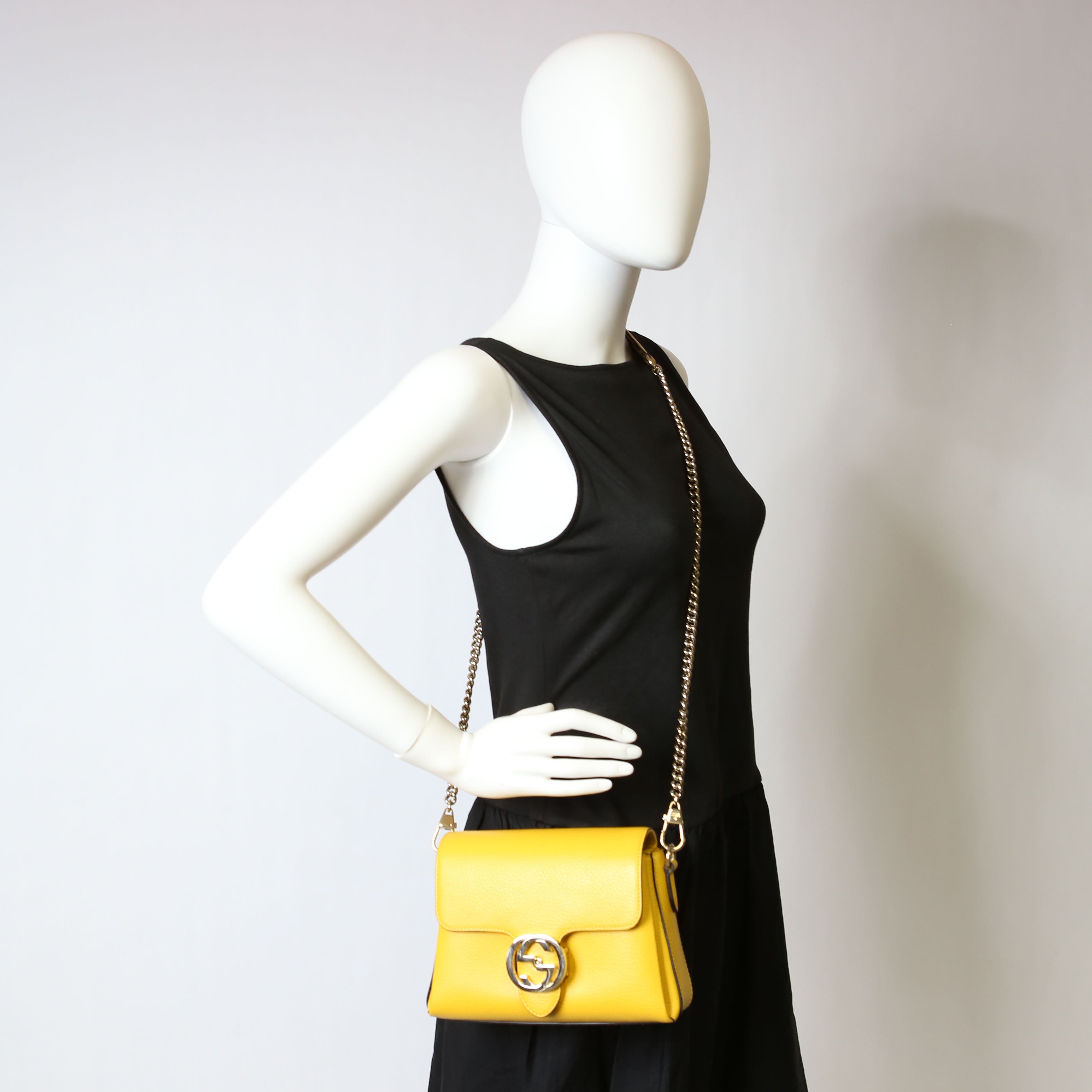 Gucci 607720 Interlocking Small Crossbody Yellow