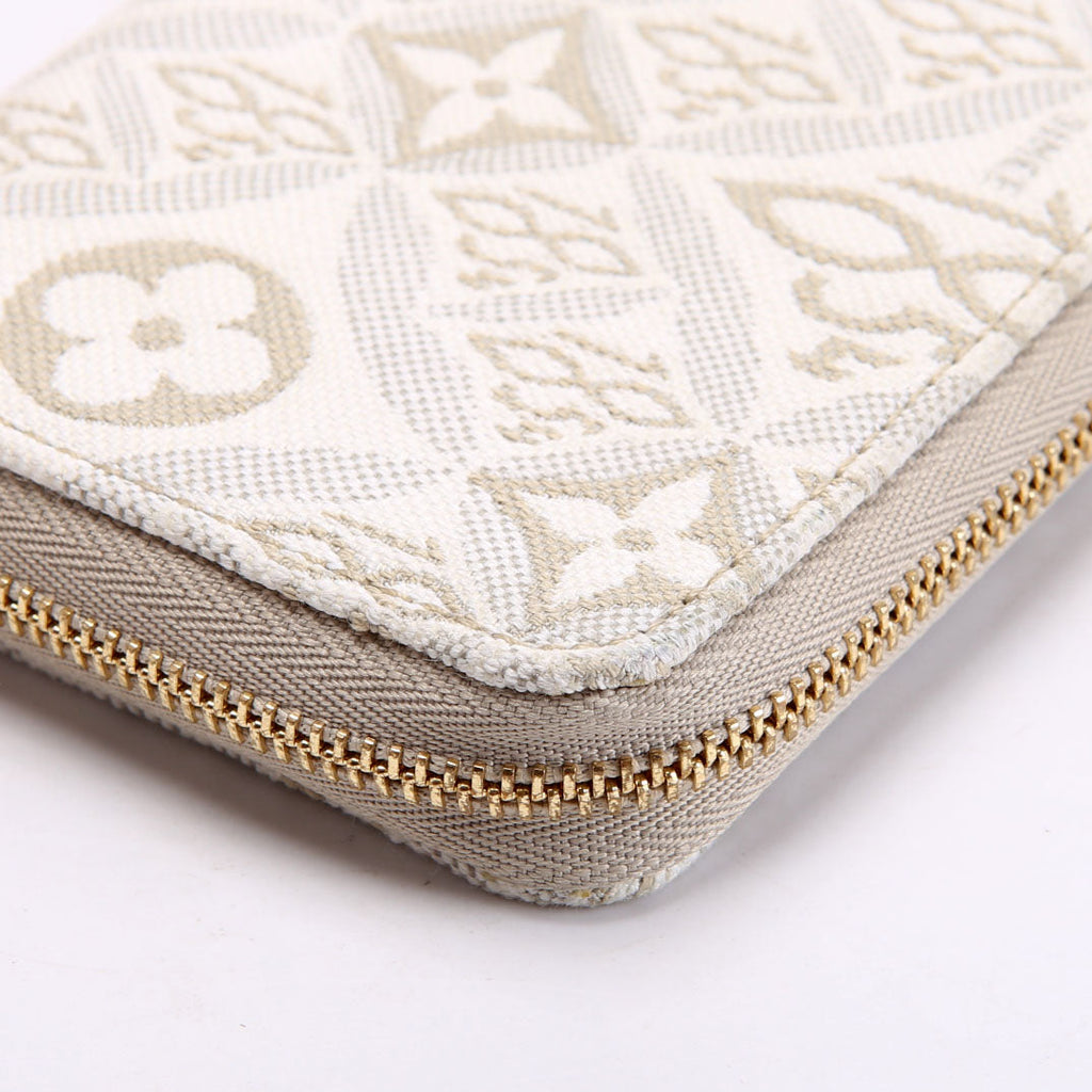 Zippy Coin Purse 1854 Jacquard