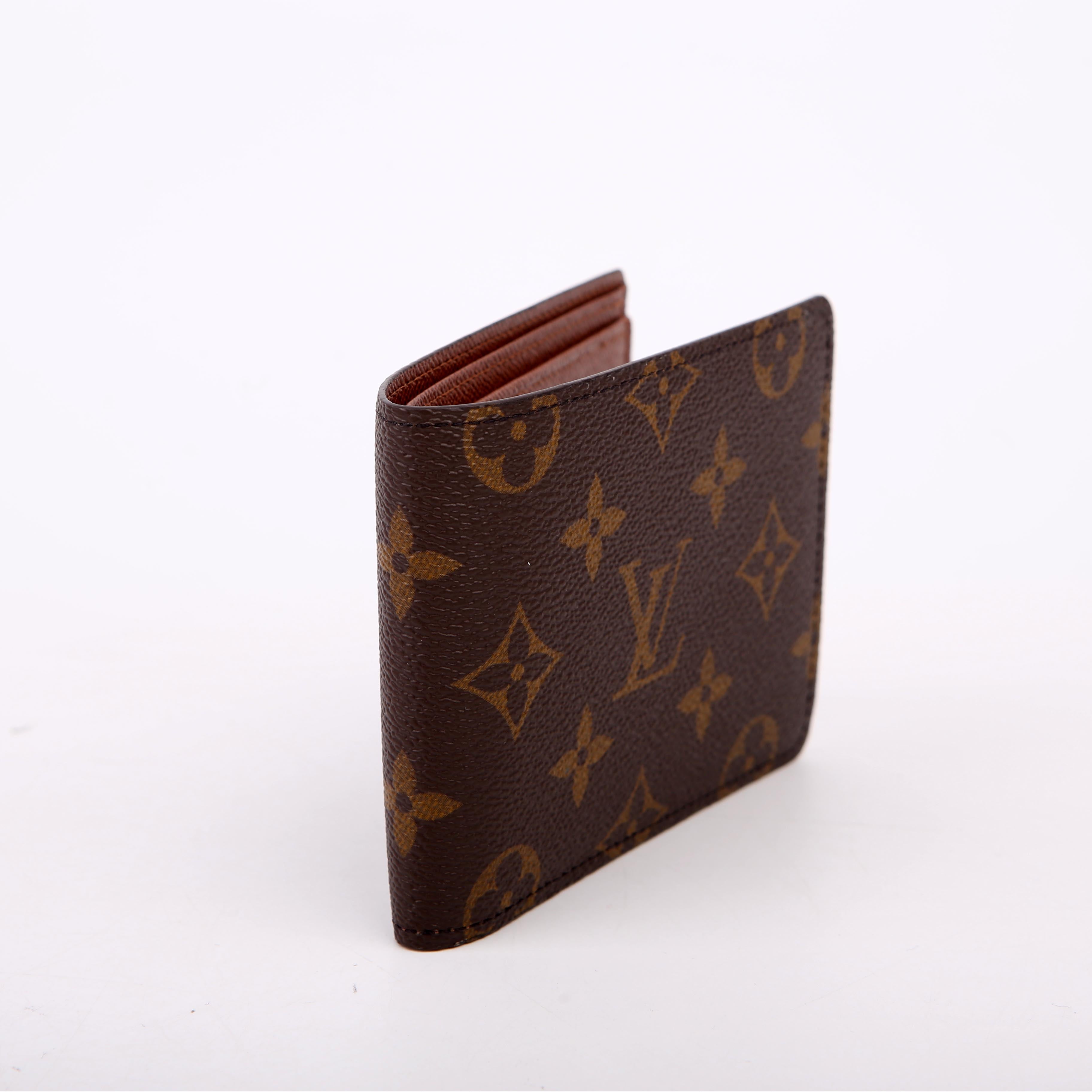 Mens Multiple Wallet Monogram
