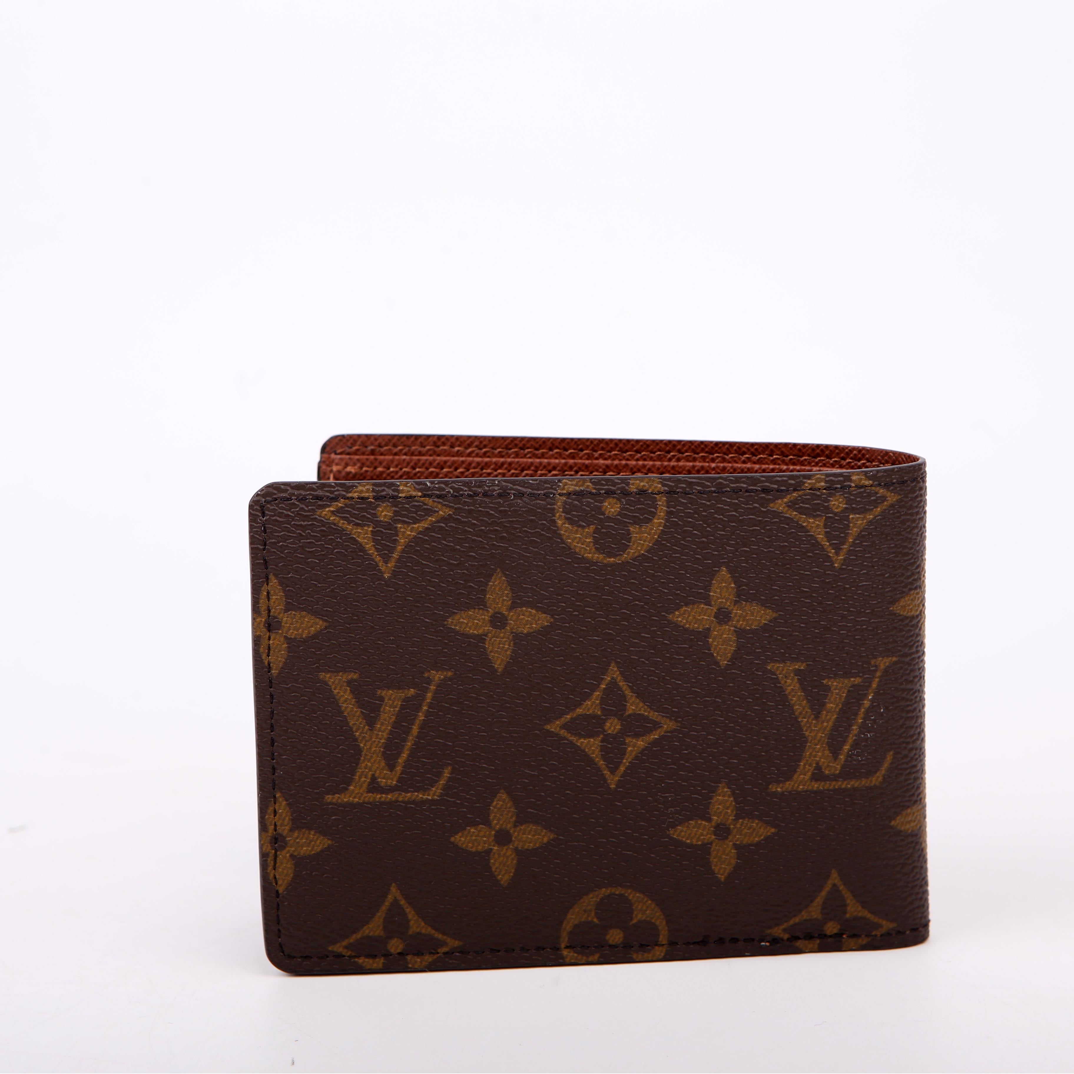 Mens Multiple Wallet Monogram