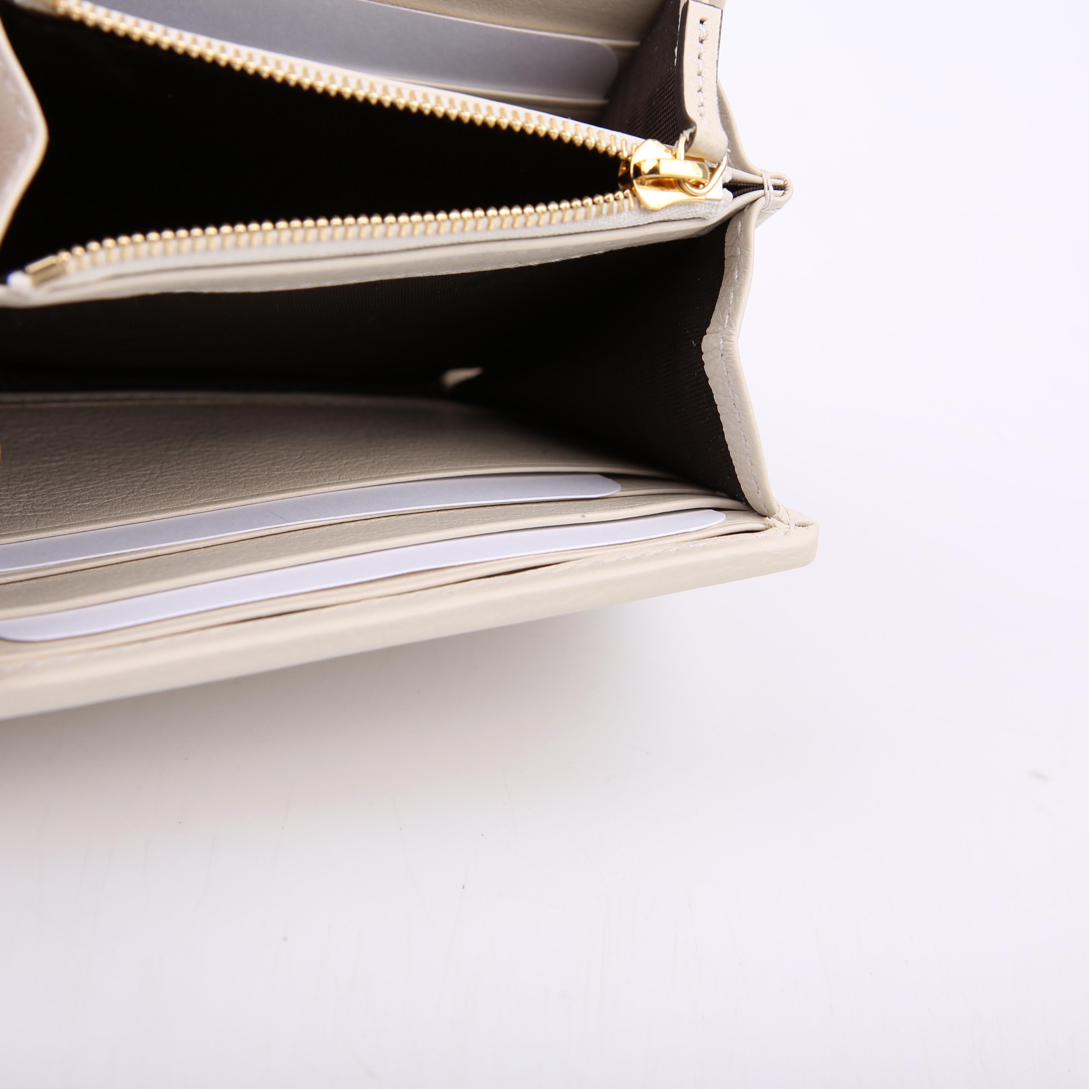 Gucci 725219 Blondie Leather Chain Wallet White
