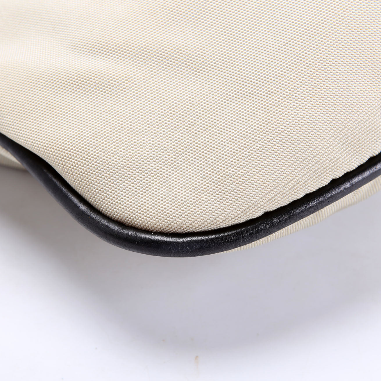 Gucci 001.0340 Jackie 1961 Drawstring Hobo Nylon Beige/Black