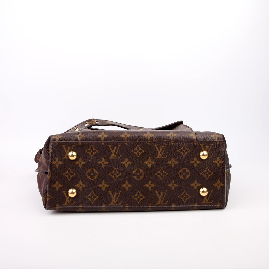 Metis Shoulder Monogram