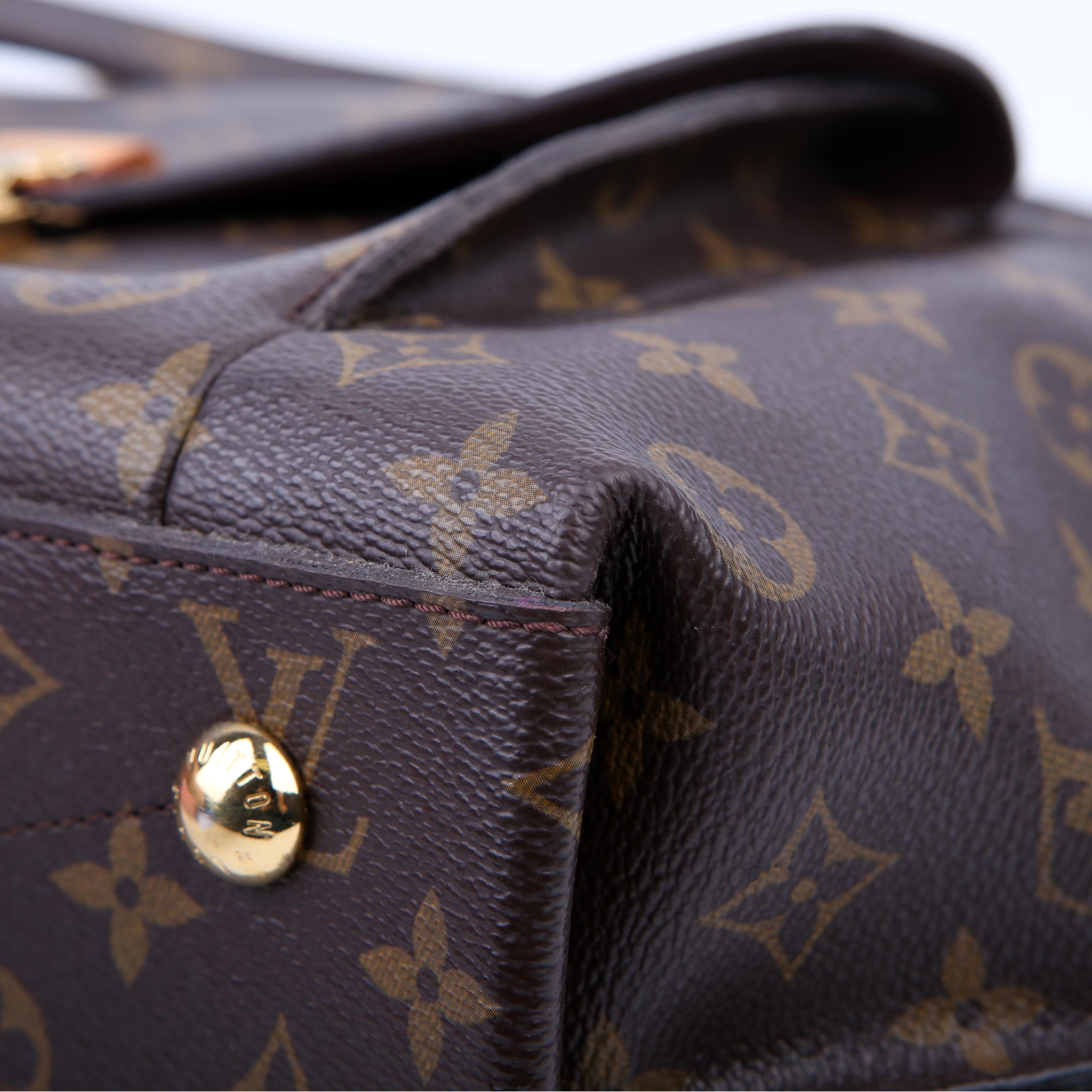 Metis Shoulder Monogram