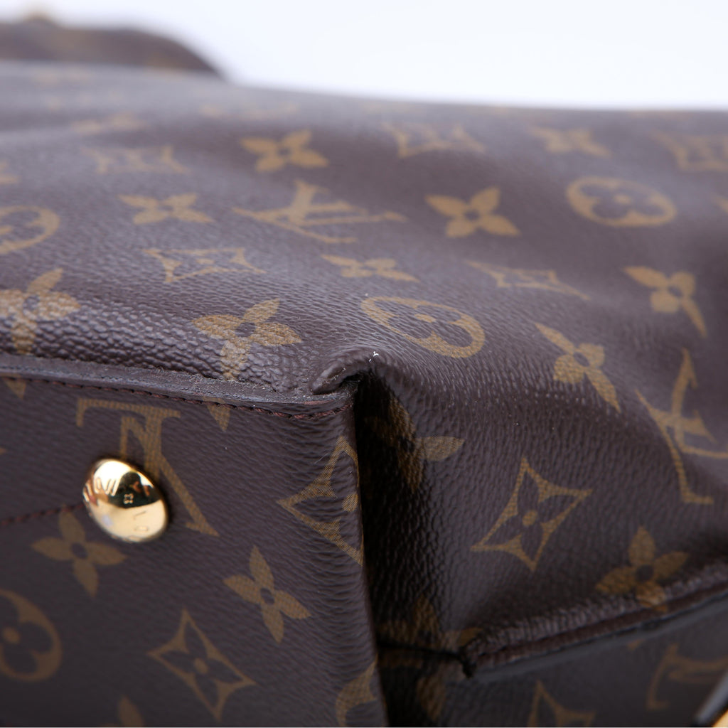 Metis Shoulder Monogram