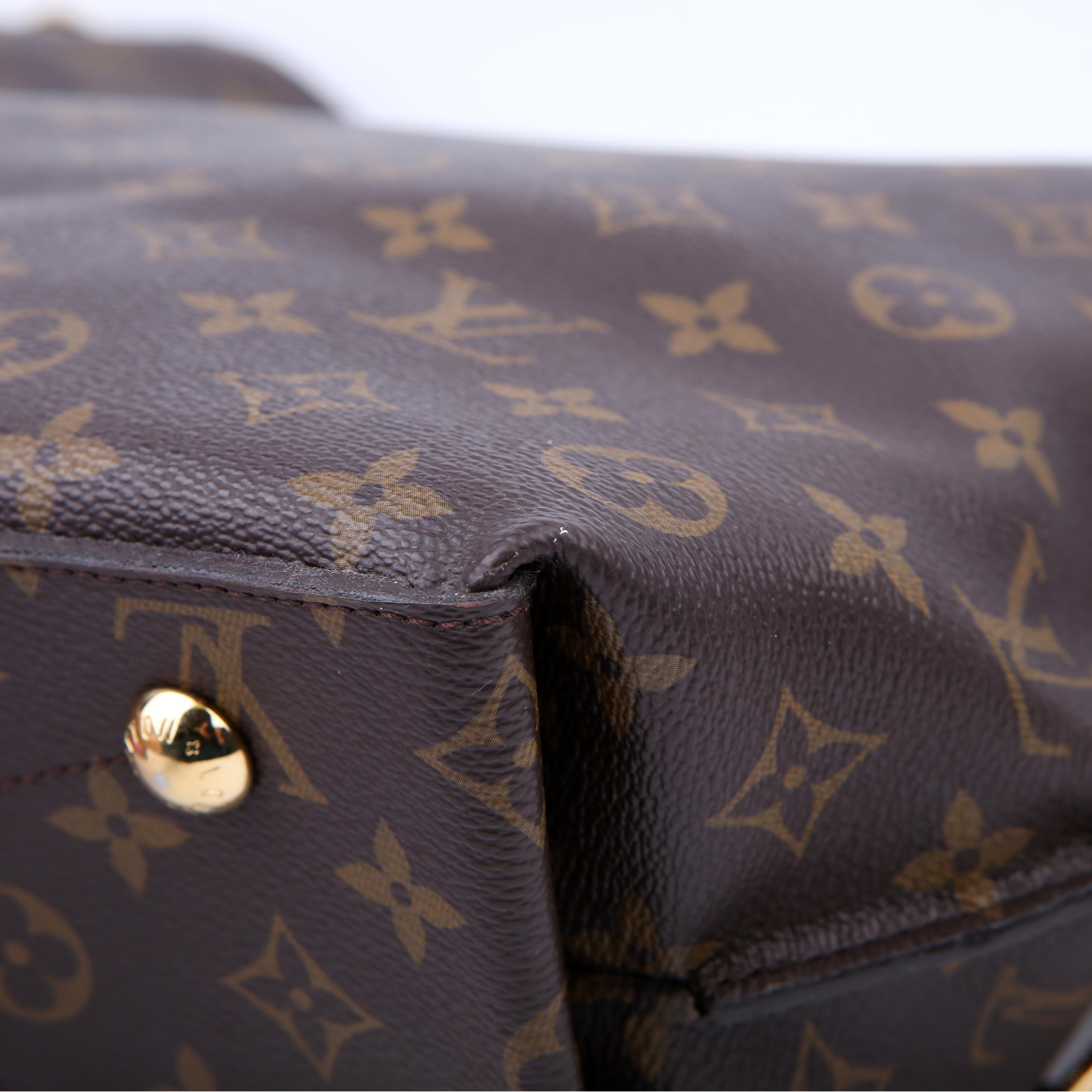 Metis Shoulder Monogram