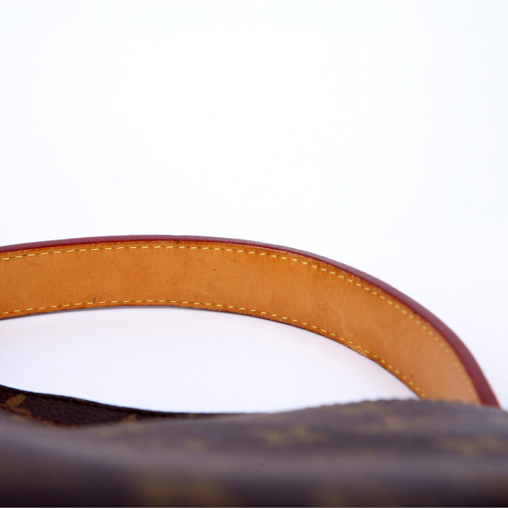 Metis Shoulder Monogram
