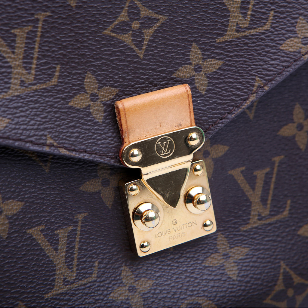 Metis Shoulder Monogram