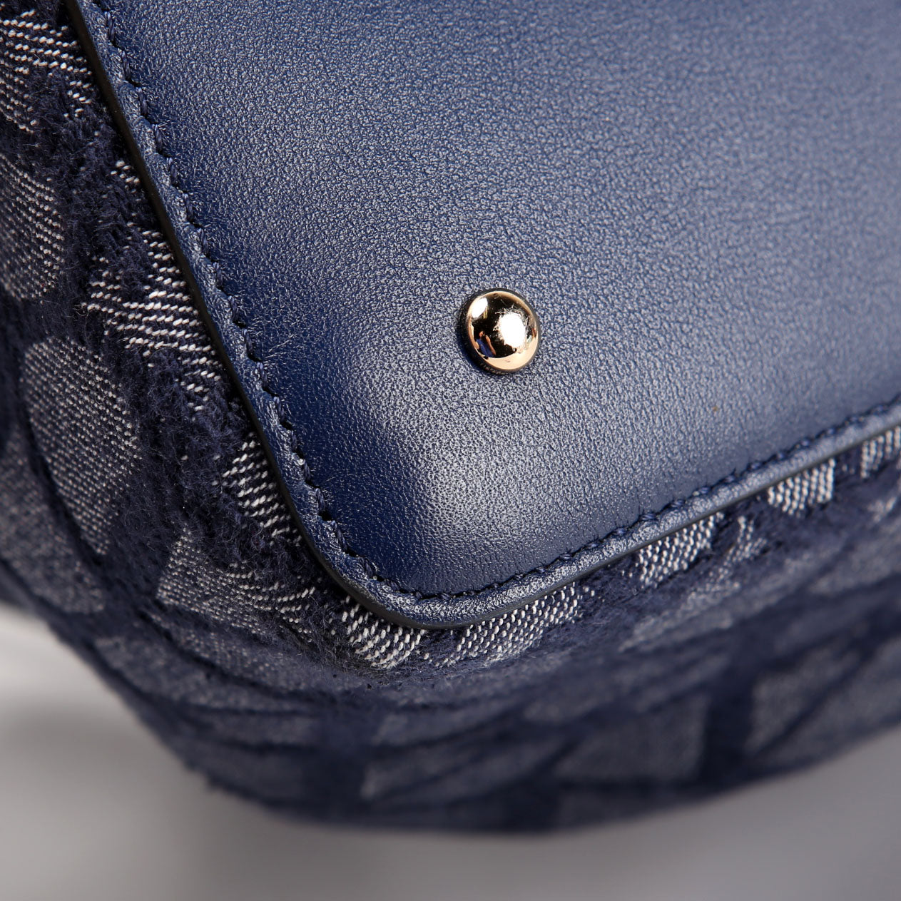 VLogo Icongraphe Denim with Pouch Navy/Denim