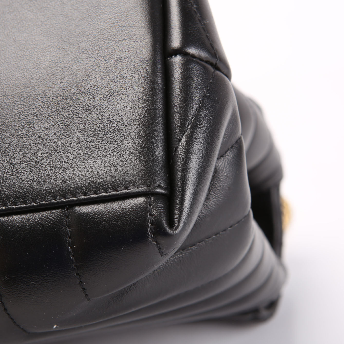 Loulou Medium Quilted Black/Gold