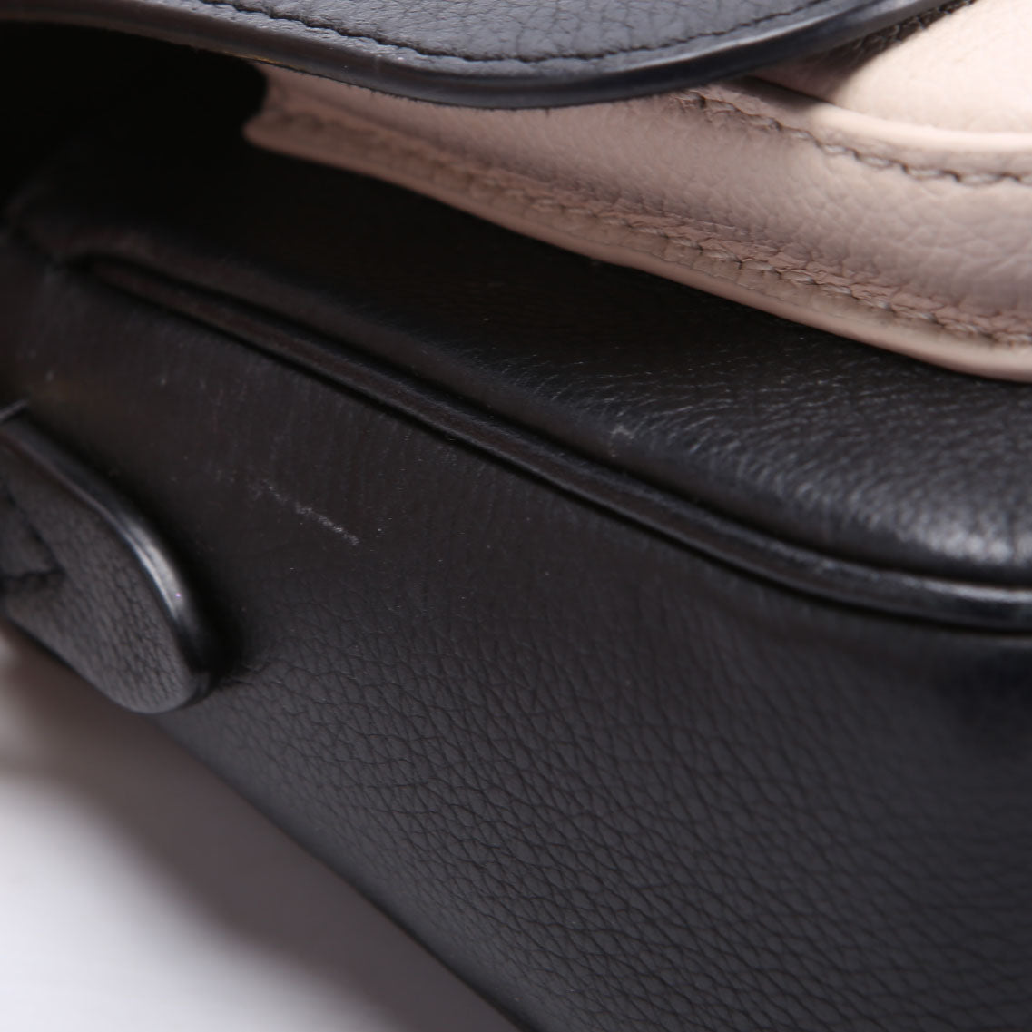 Lockme Tender Supple Calfskin Black/Cream