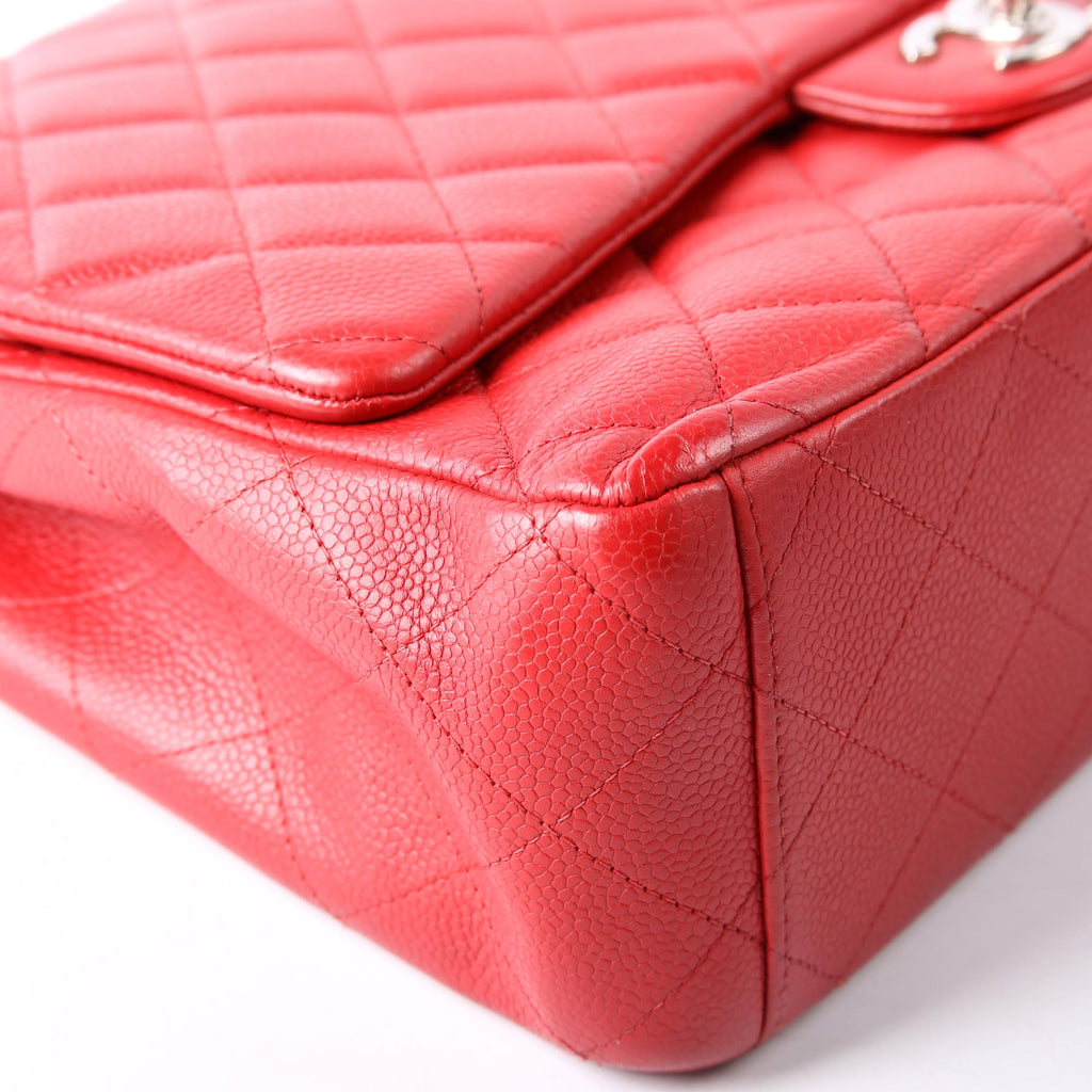 Classic Flap Max Caviar 18M Red