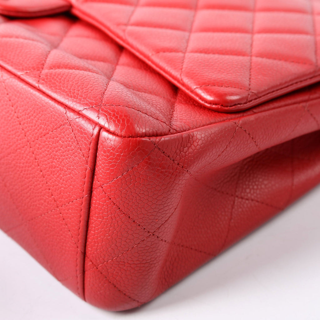 Classic Flap Max Caviar 18M Red