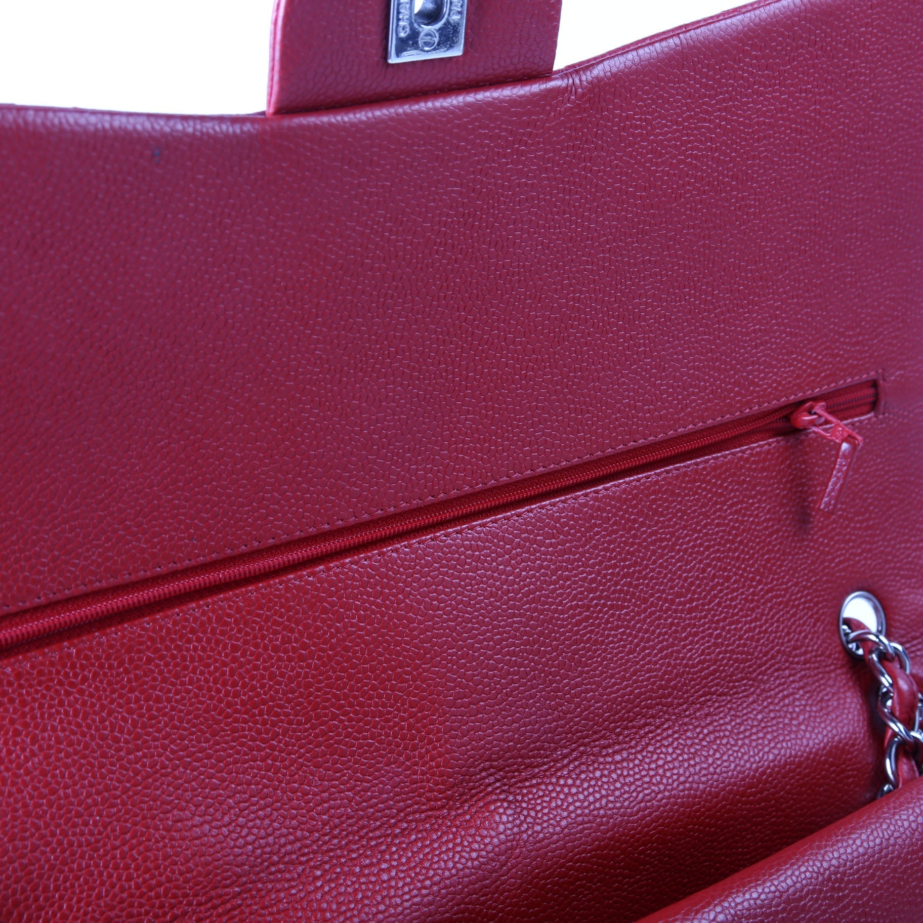 Classic Flap Max Caviar 18M Red