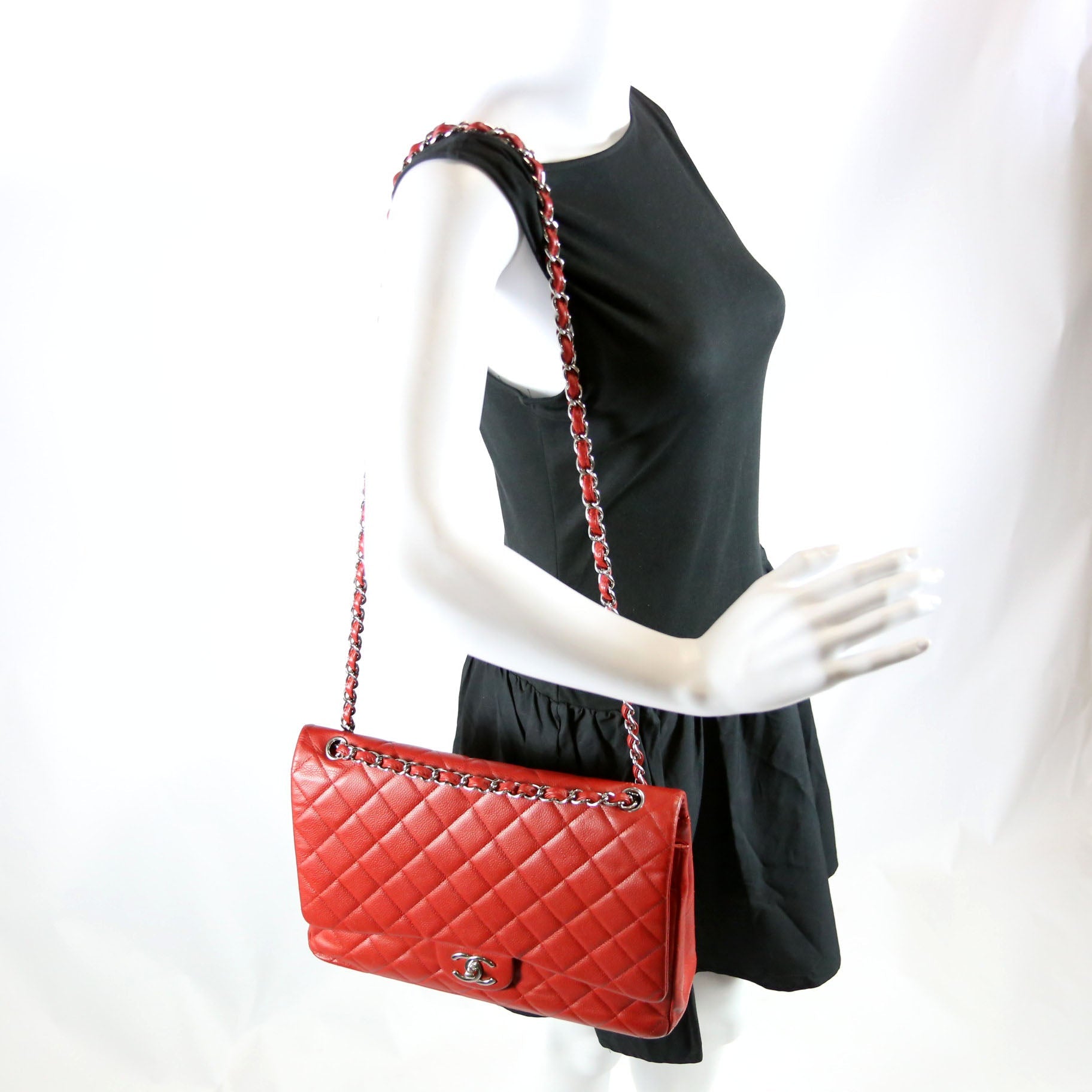 Classic Flap Max Caviar 18M Red