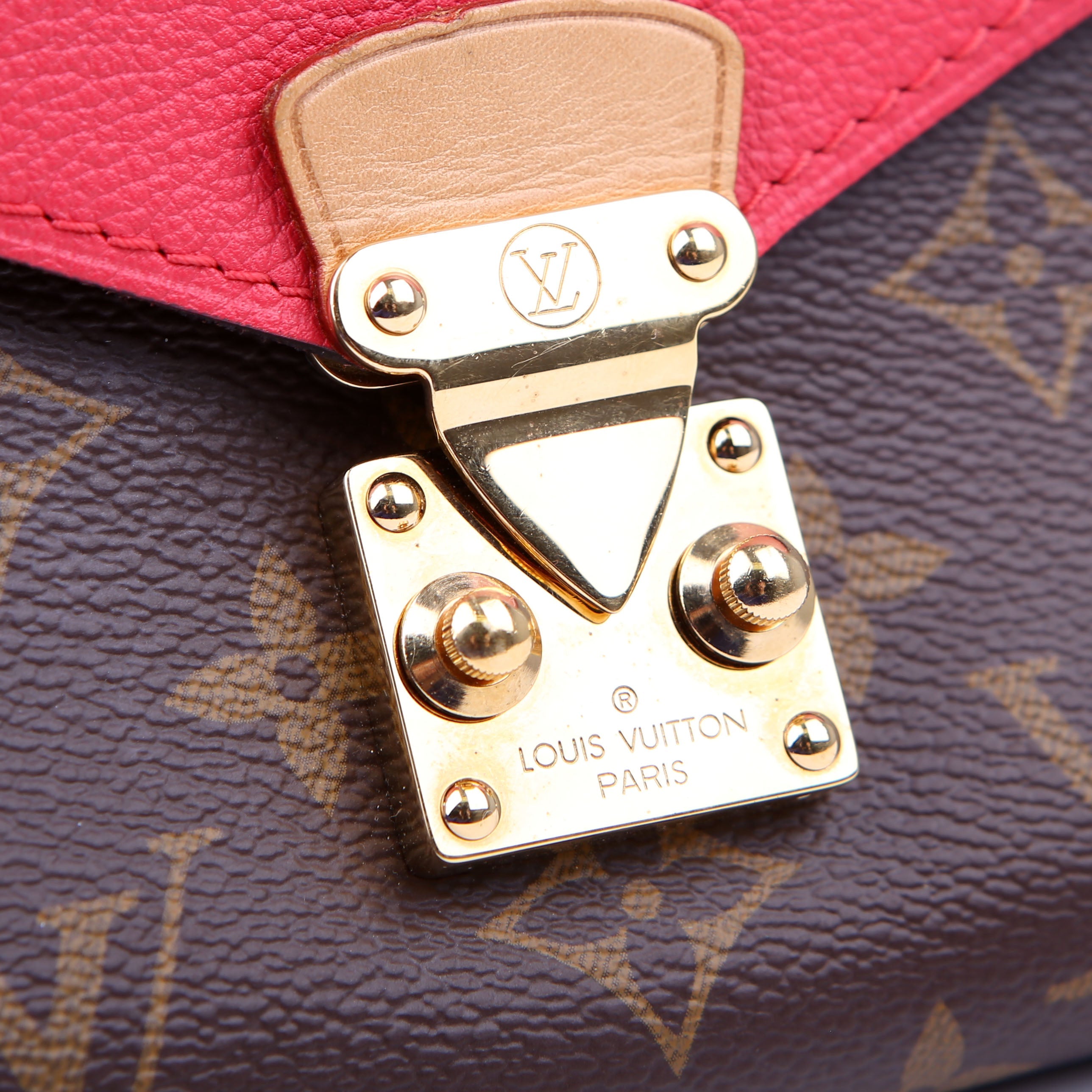 Pallas Chain Monogram Pink