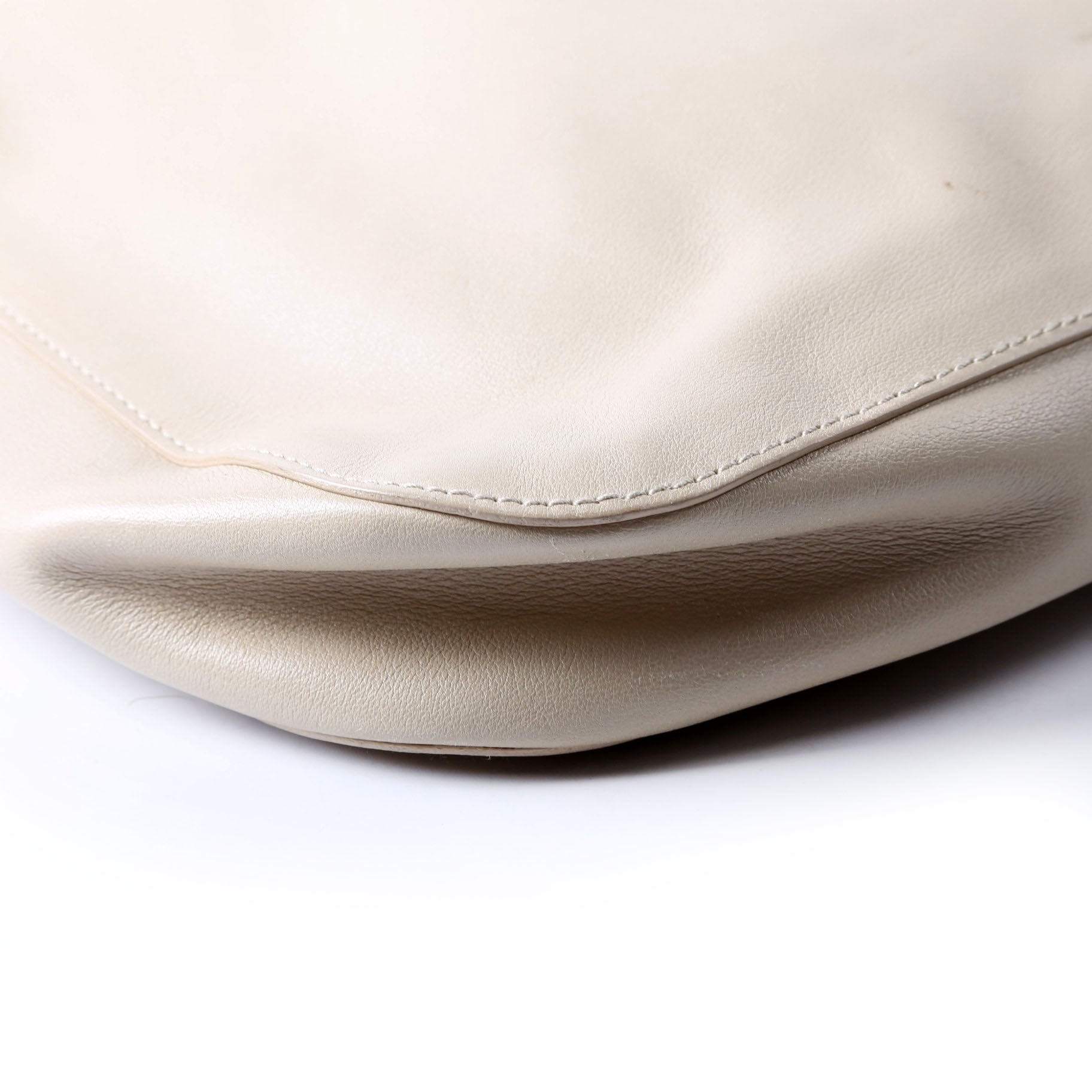 001.3748 Leather Drawstring Hobo Beige/Black