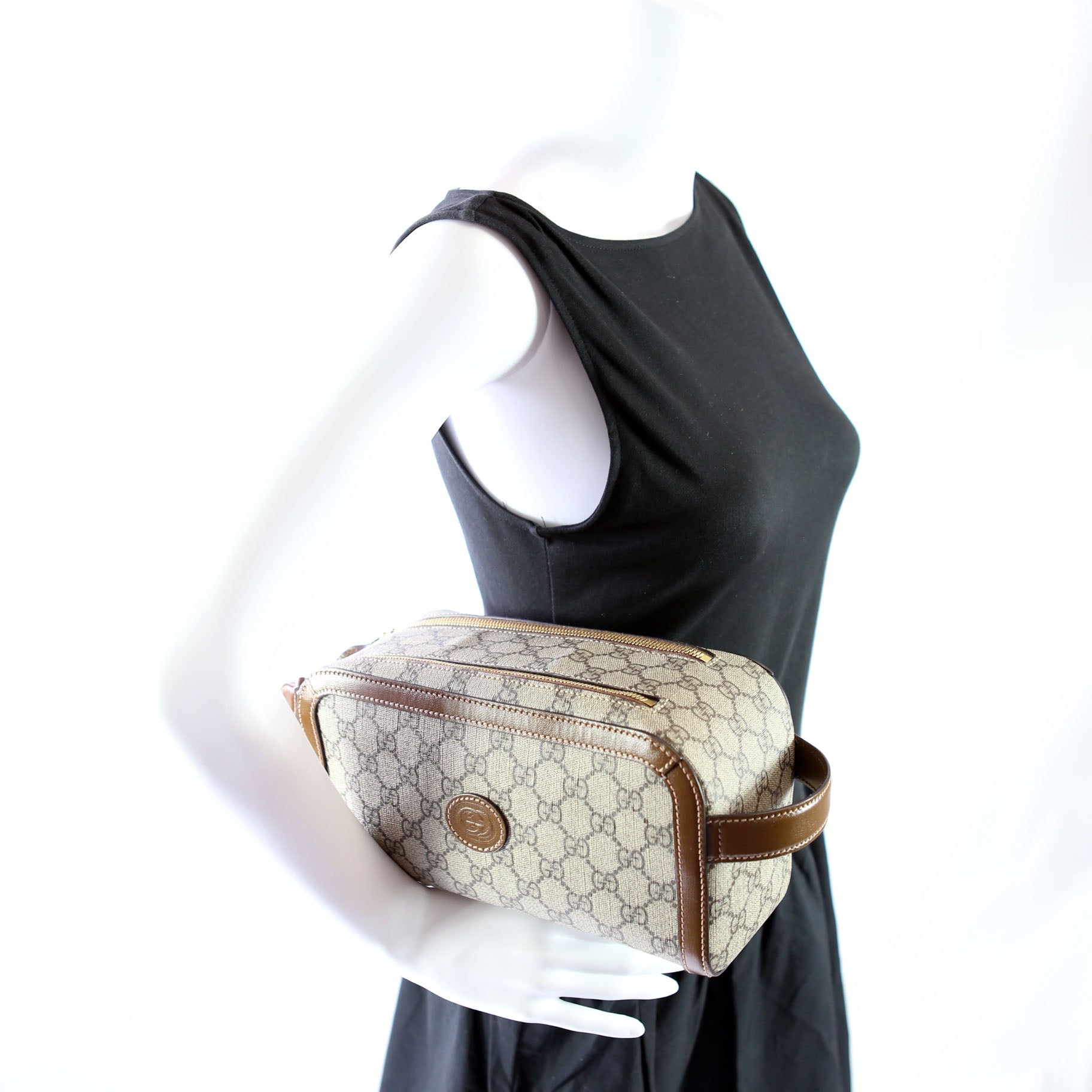 Gucci 730116 GG Supreme Interlocking G Pouch Brown