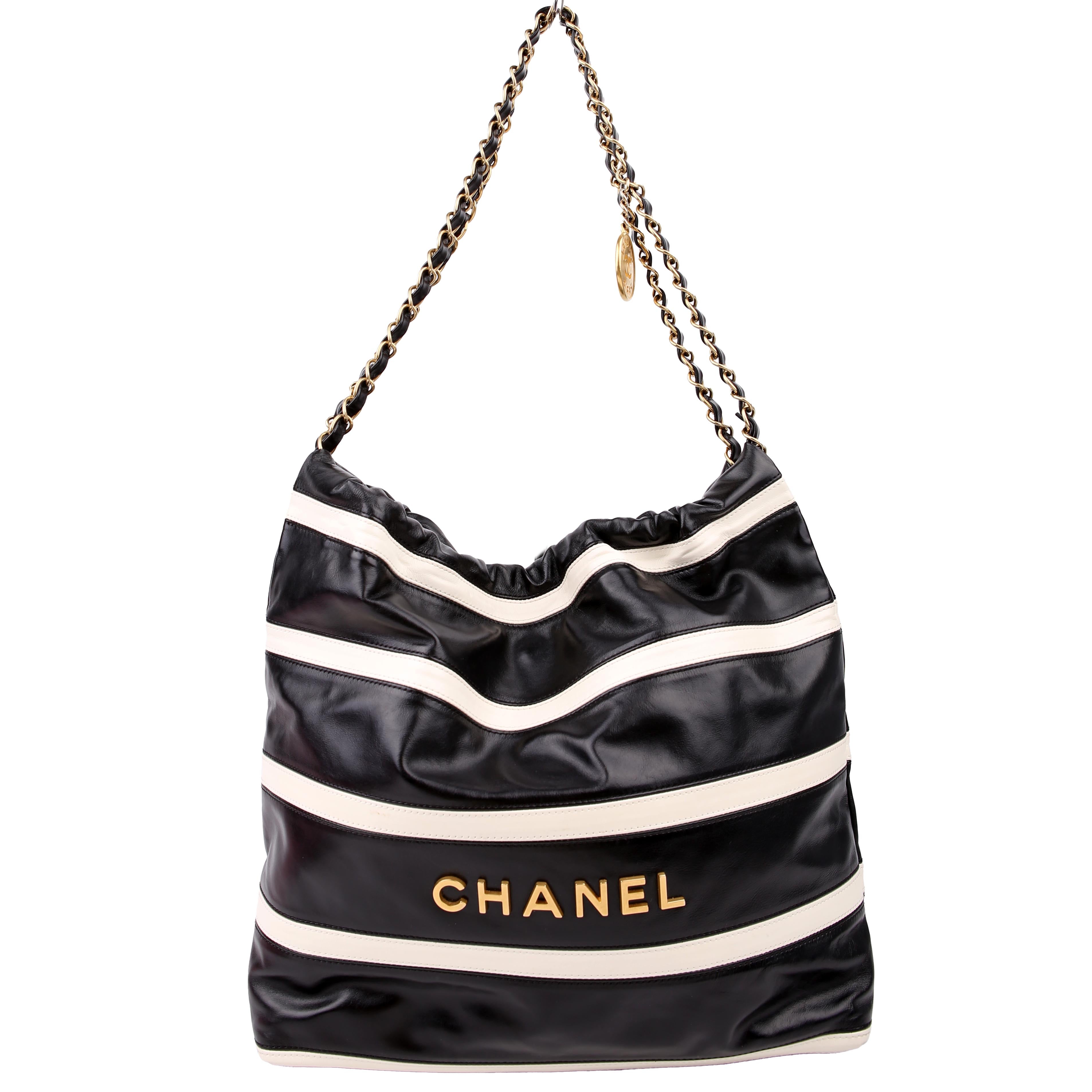 Chanel 22 Quilted Small Hobo RFID Black/White