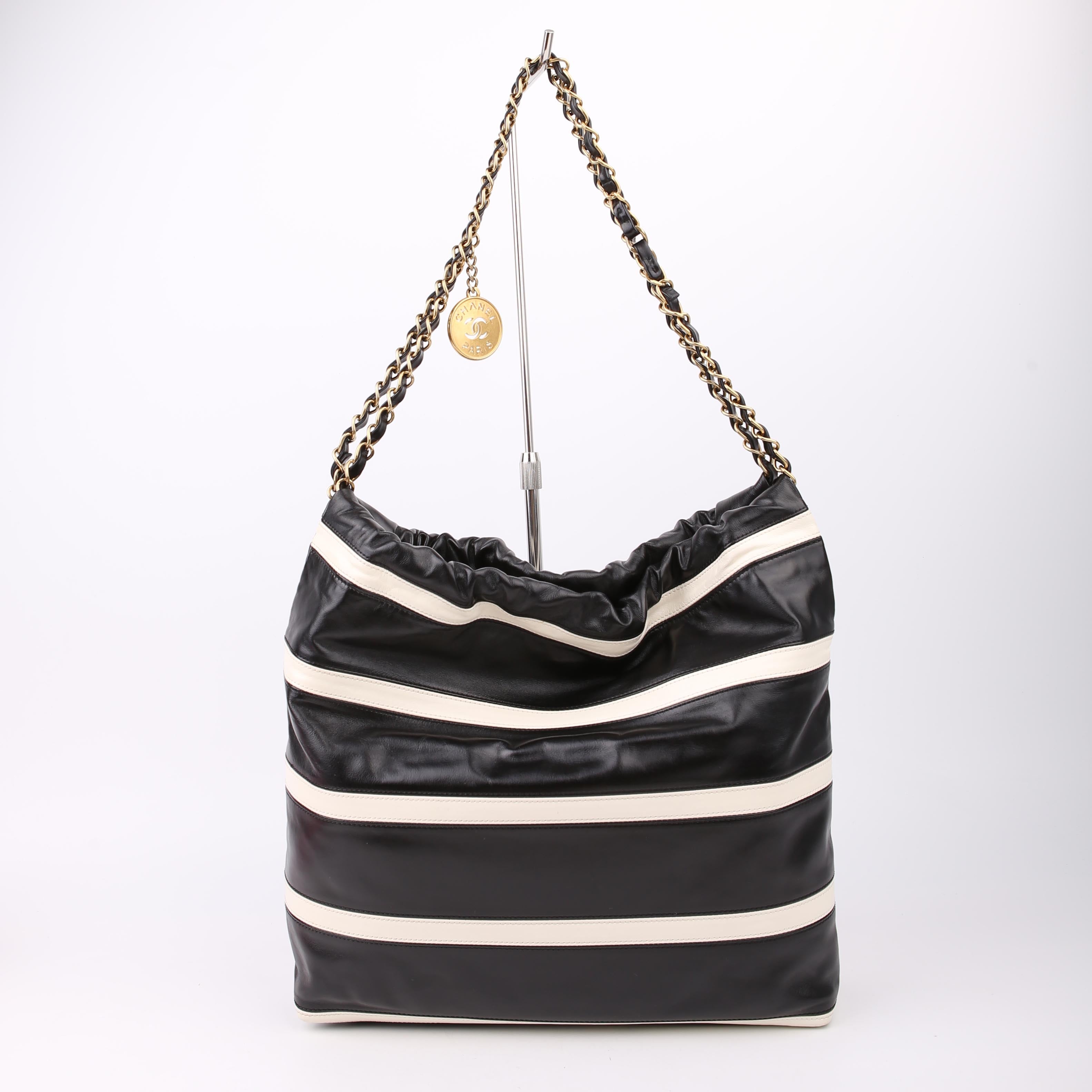Chanel 22 Quilted Small Hobo RFID Black/White