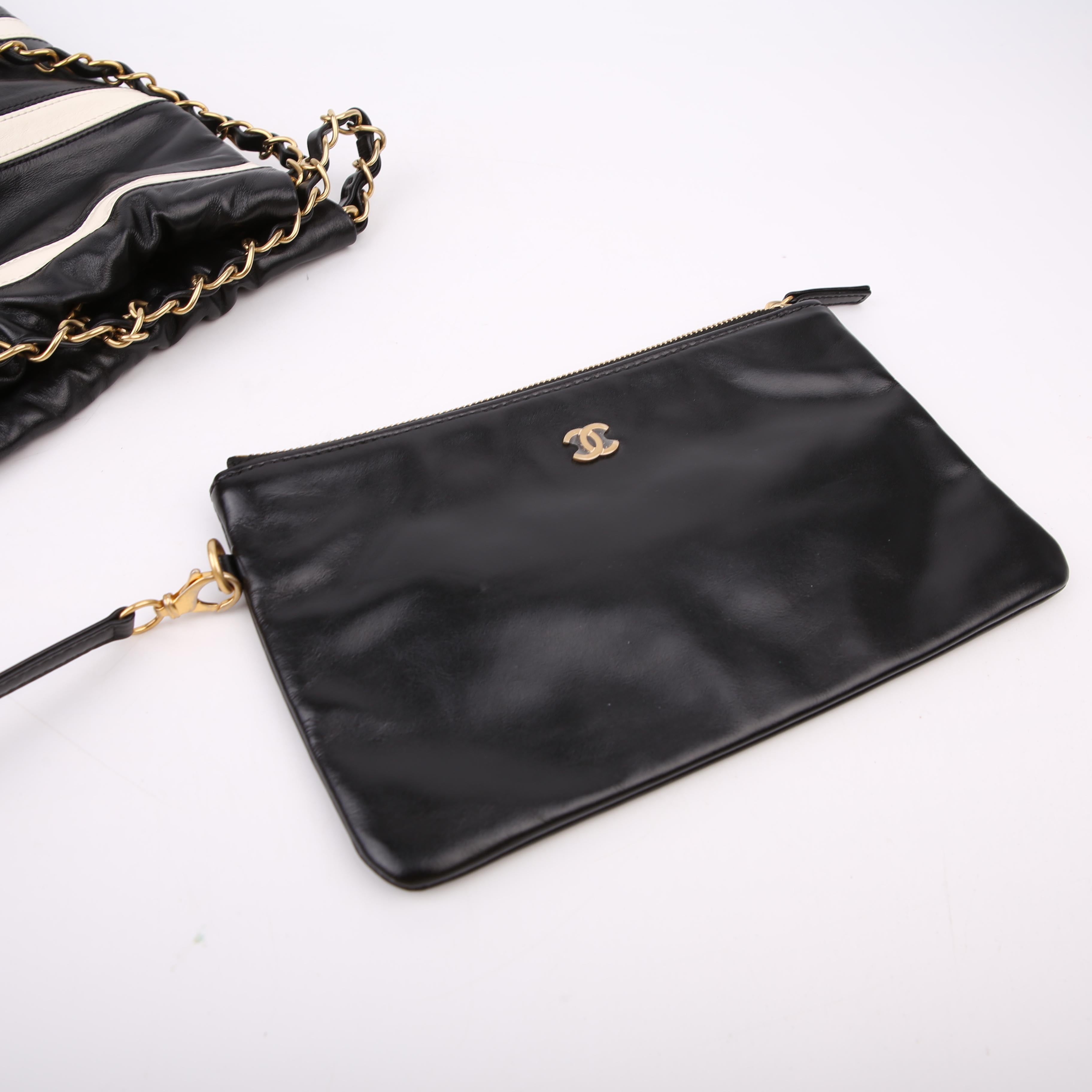 Chanel 22 Quilted Small Hobo RFID Black/White