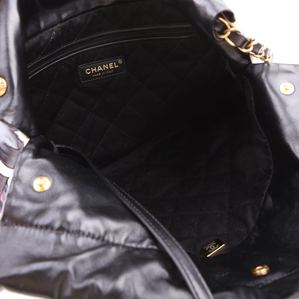 Chanel 22 Quilted Small Hobo RFID Black/White