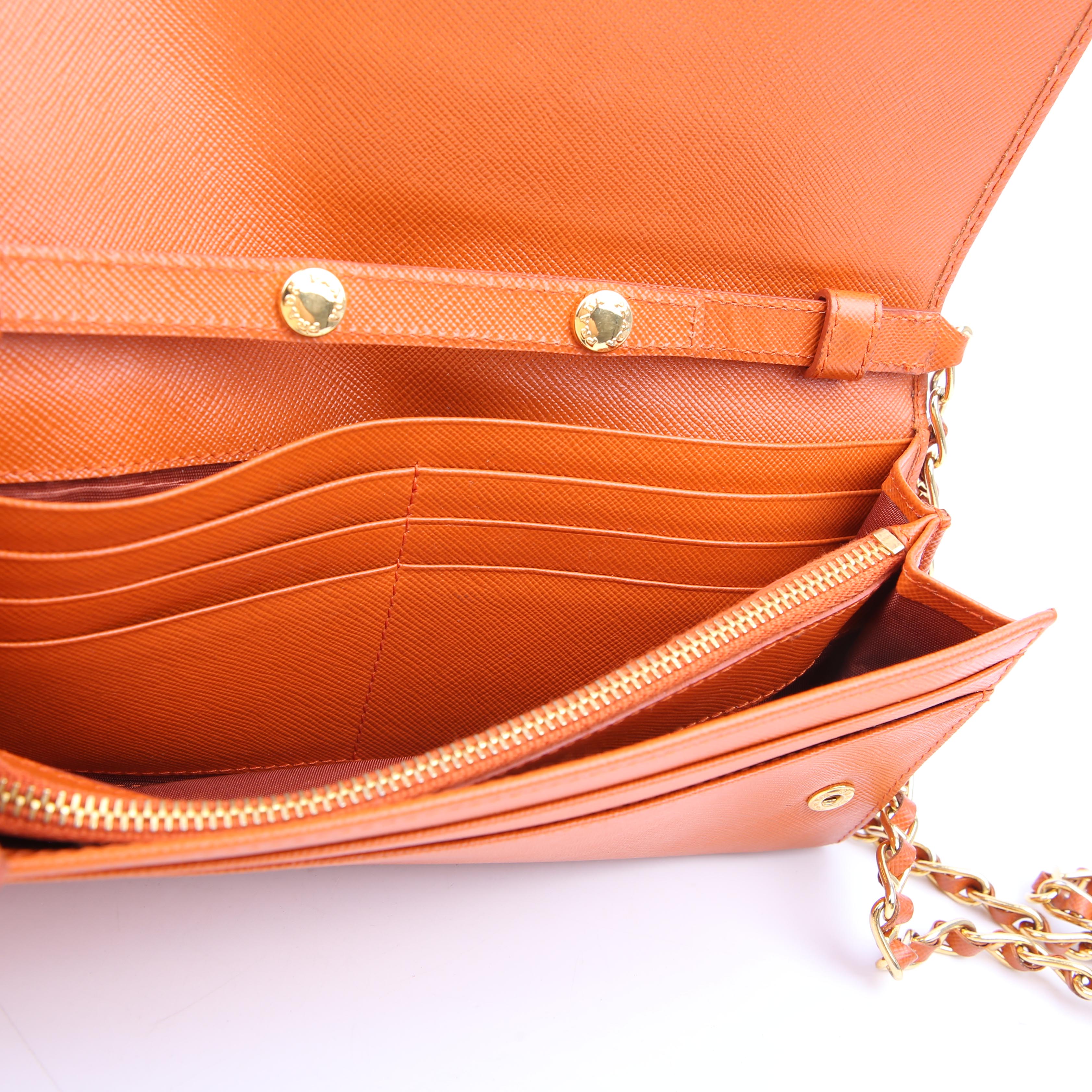 Saffiano Oro Wallet On Chain Orange