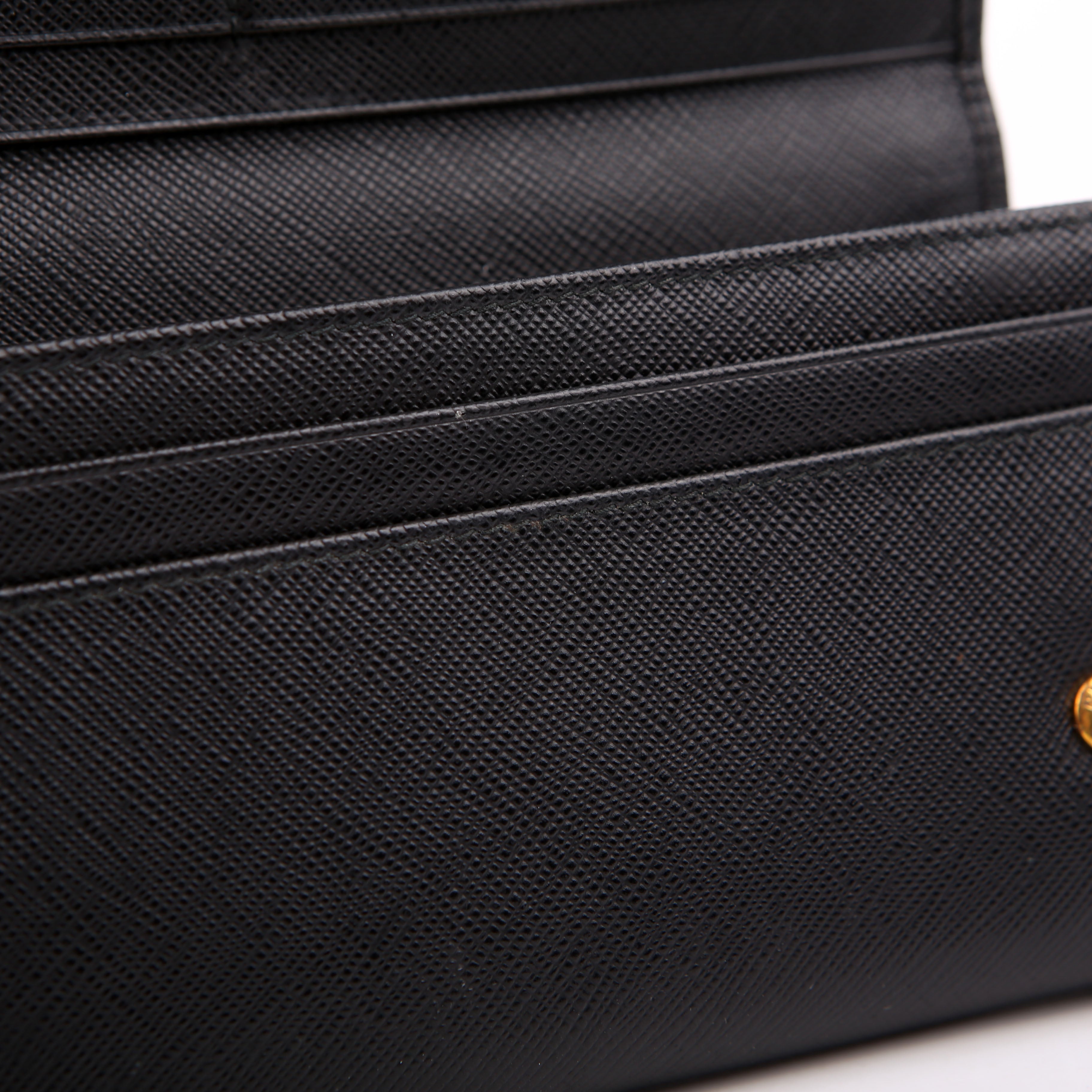 Saffiano Chain Wallet 1MH132 Black