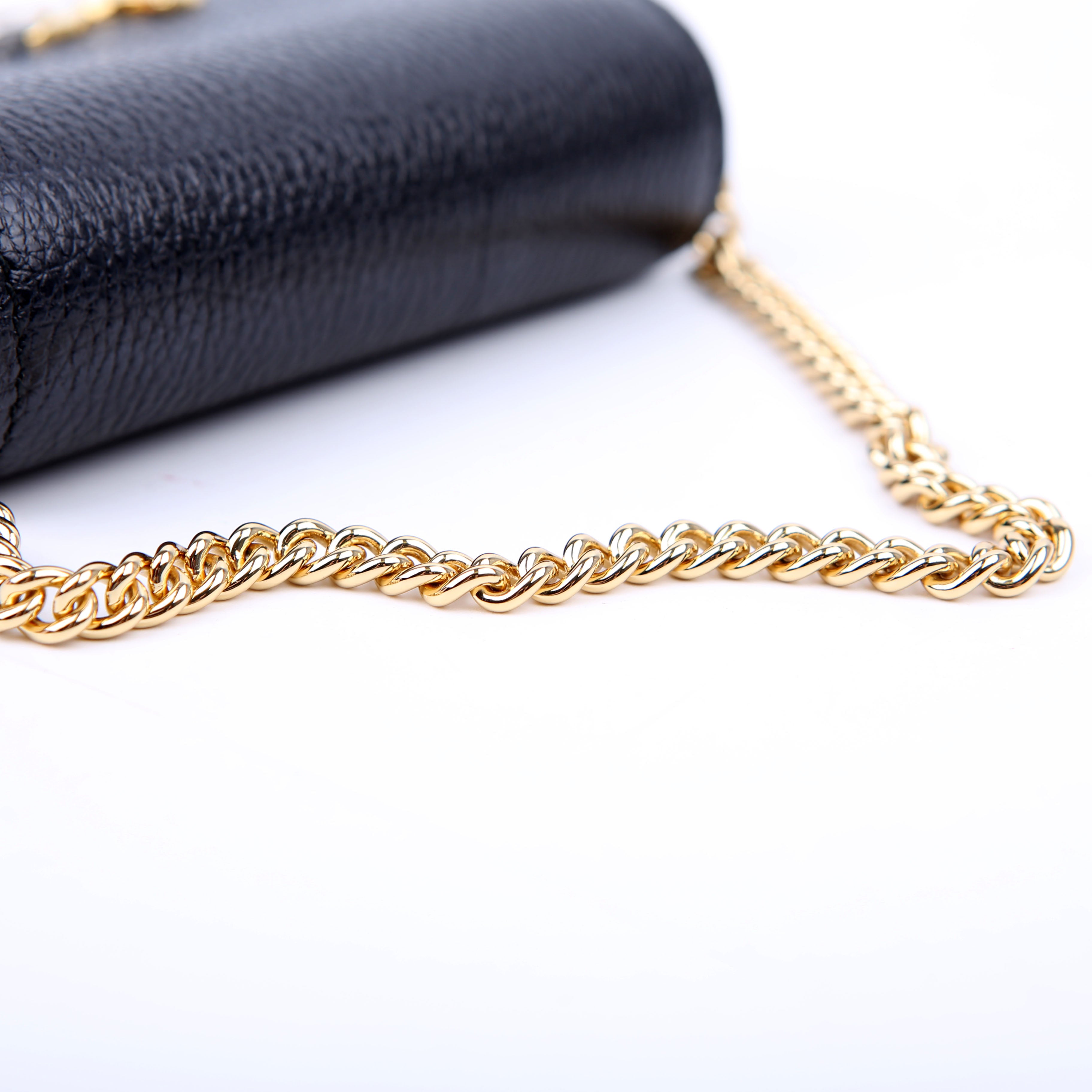 Gucci 570660 Zumi Leather Card Case with Chain Black