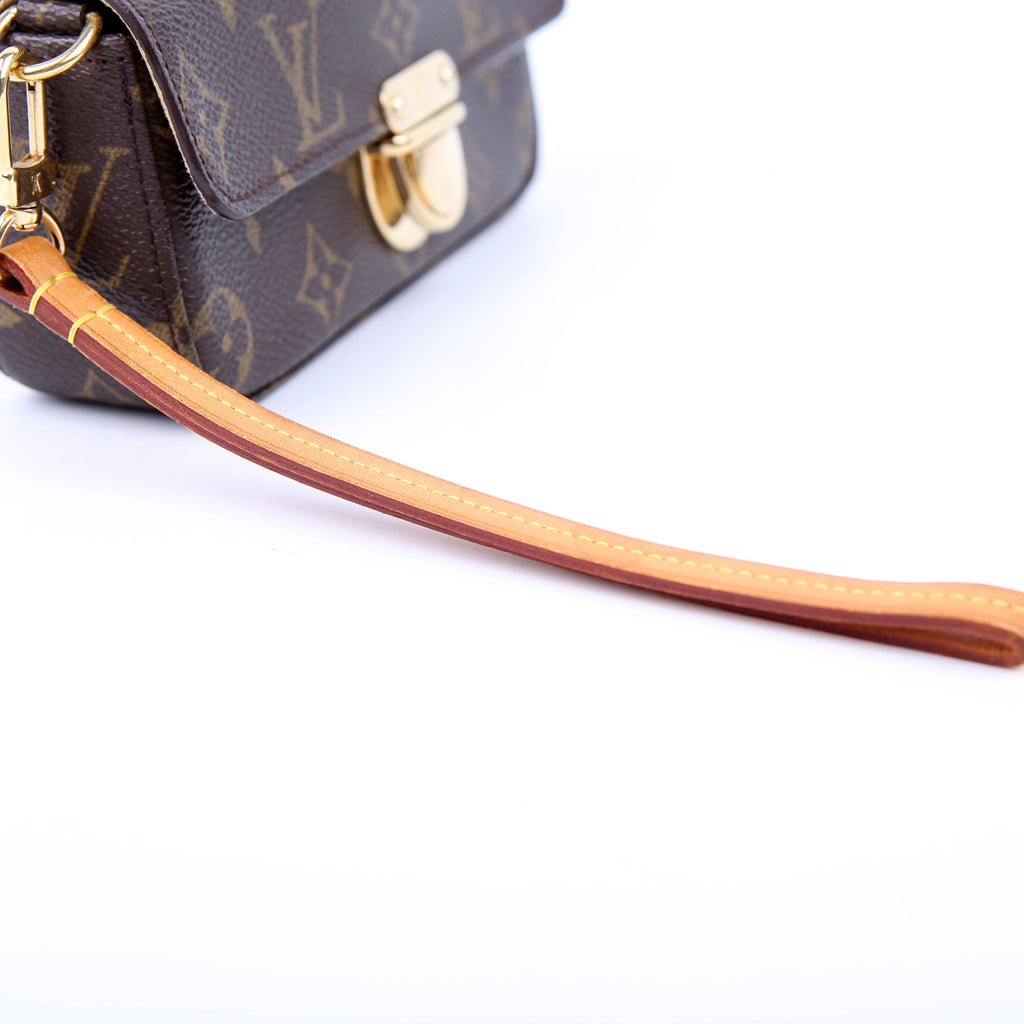 Pochette Lagoon Sunglasses Wristlet Monogram