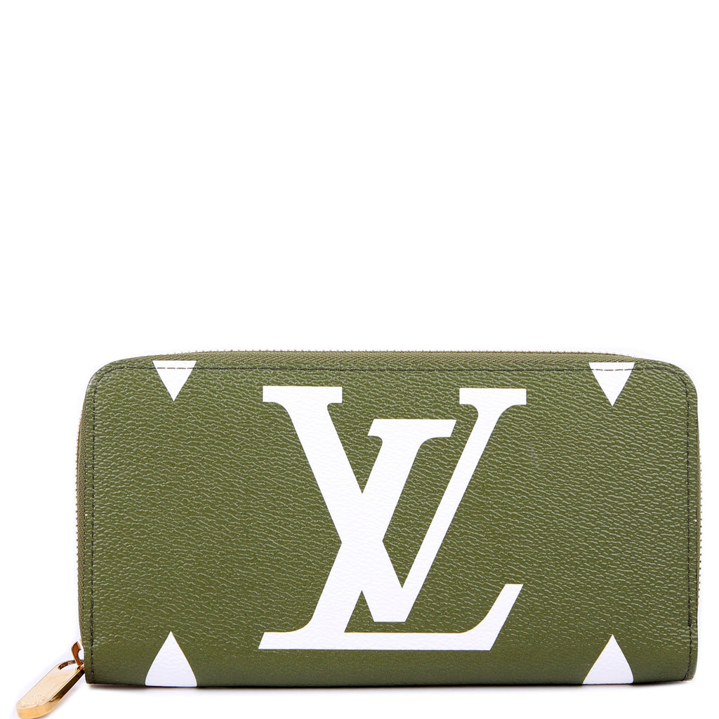Zippy Wallet Giant Reverse Monogram Green