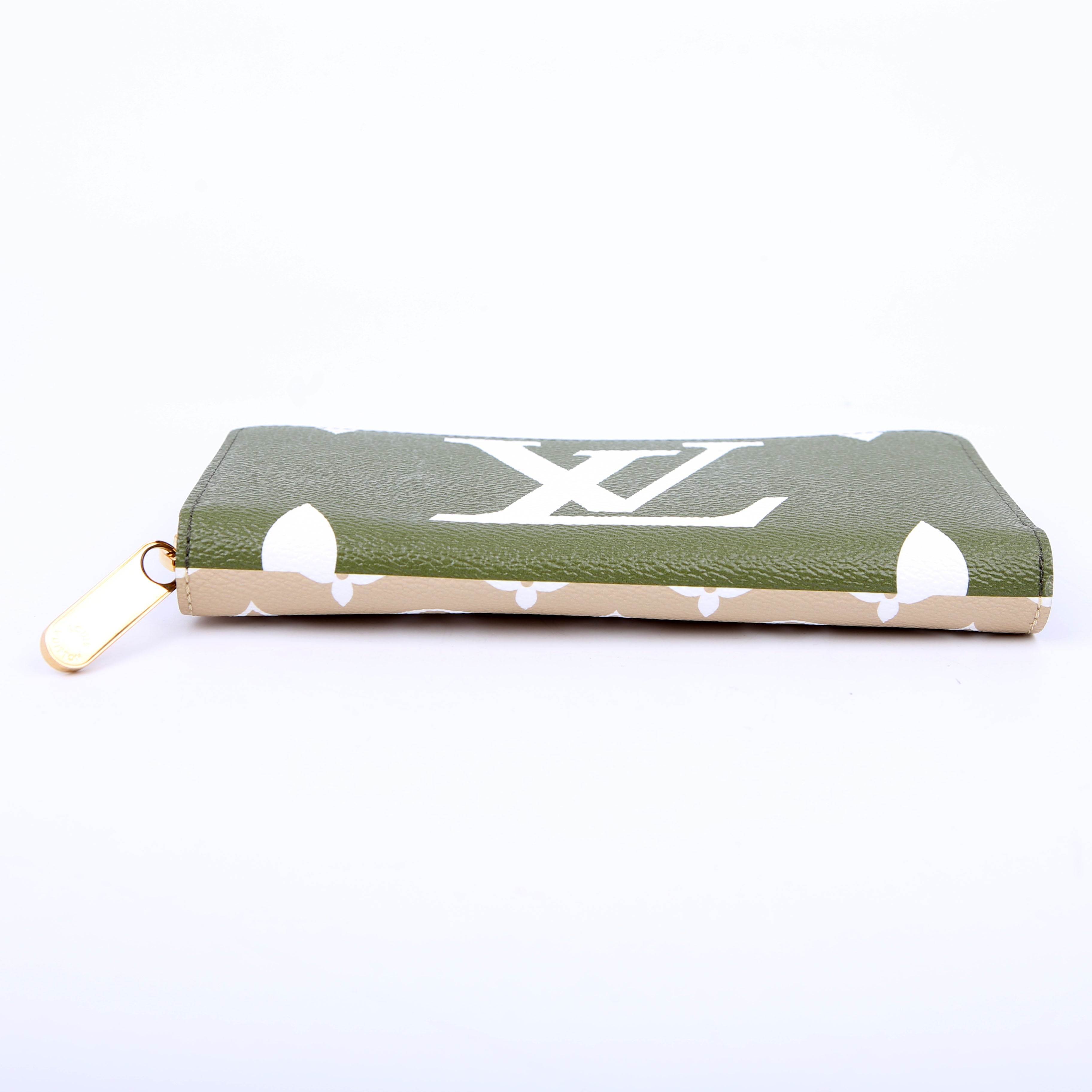 Zippy Wallet Giant Reverse Monogram Green