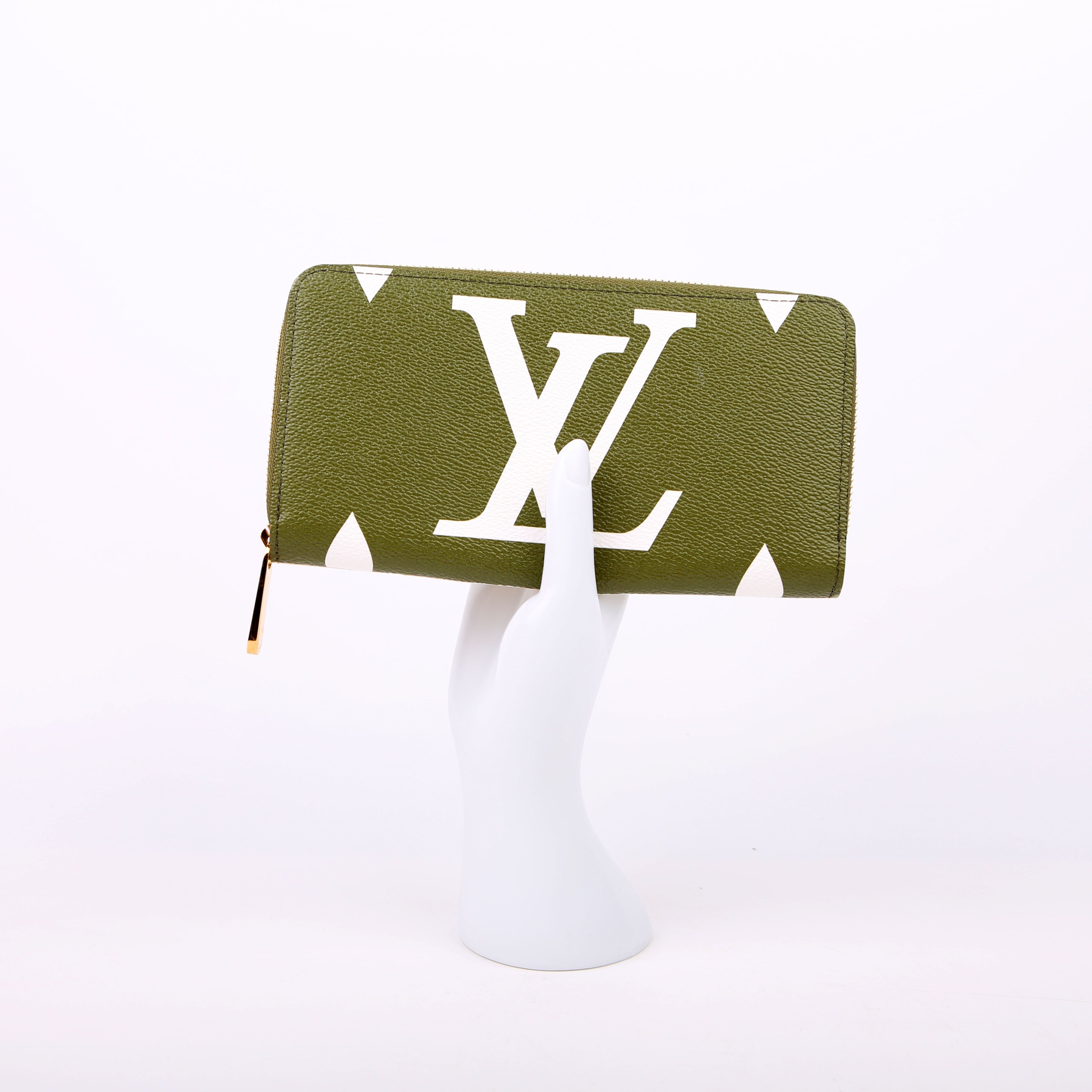 Zippy Wallet Giant Reverse Monogram Green