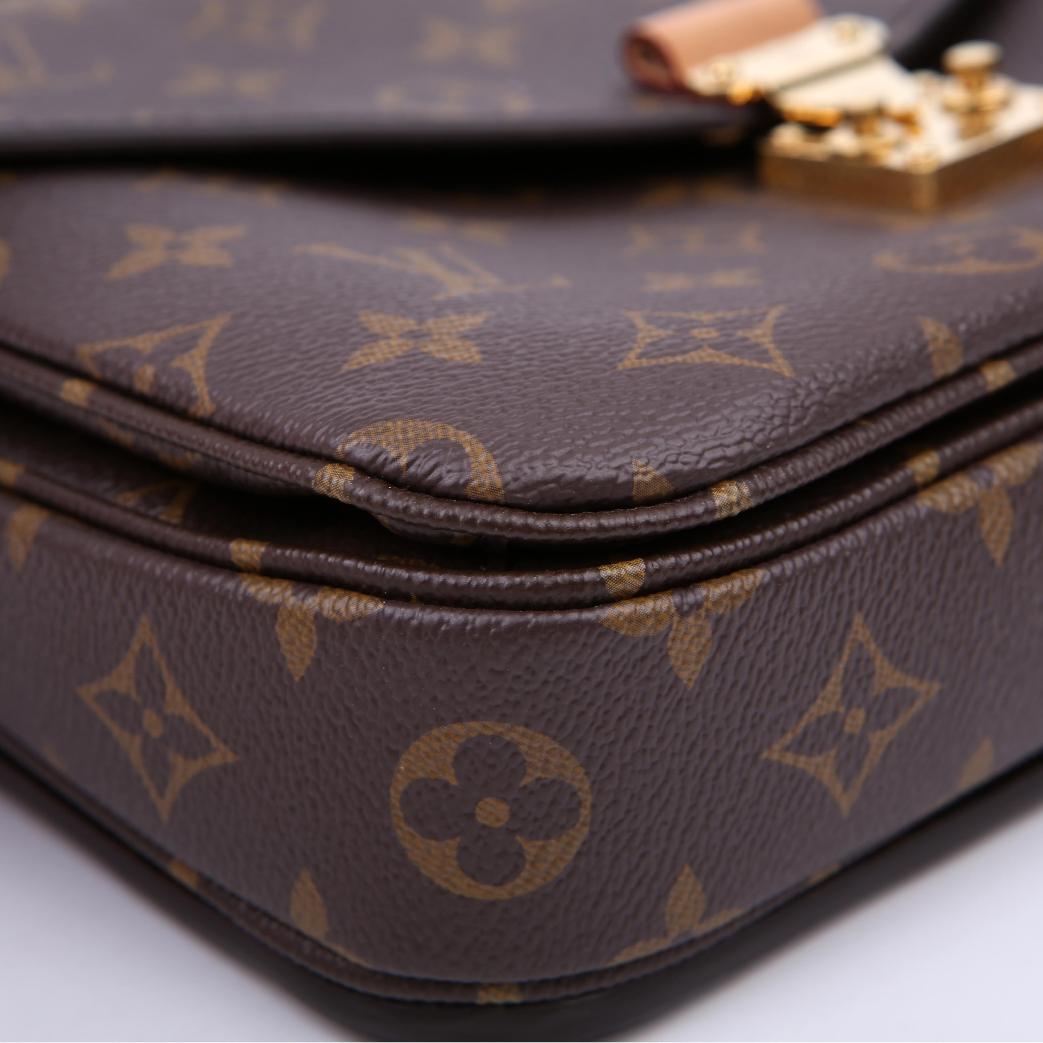 Pochette Metis Monogram